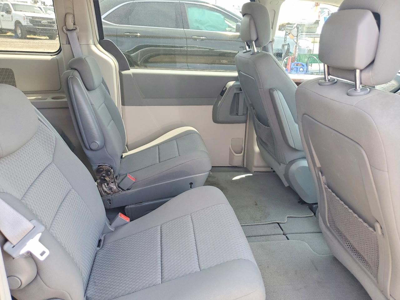 2010 Chrysler Town & Country Touring Silver vin: 2A4RR5D13AR338801