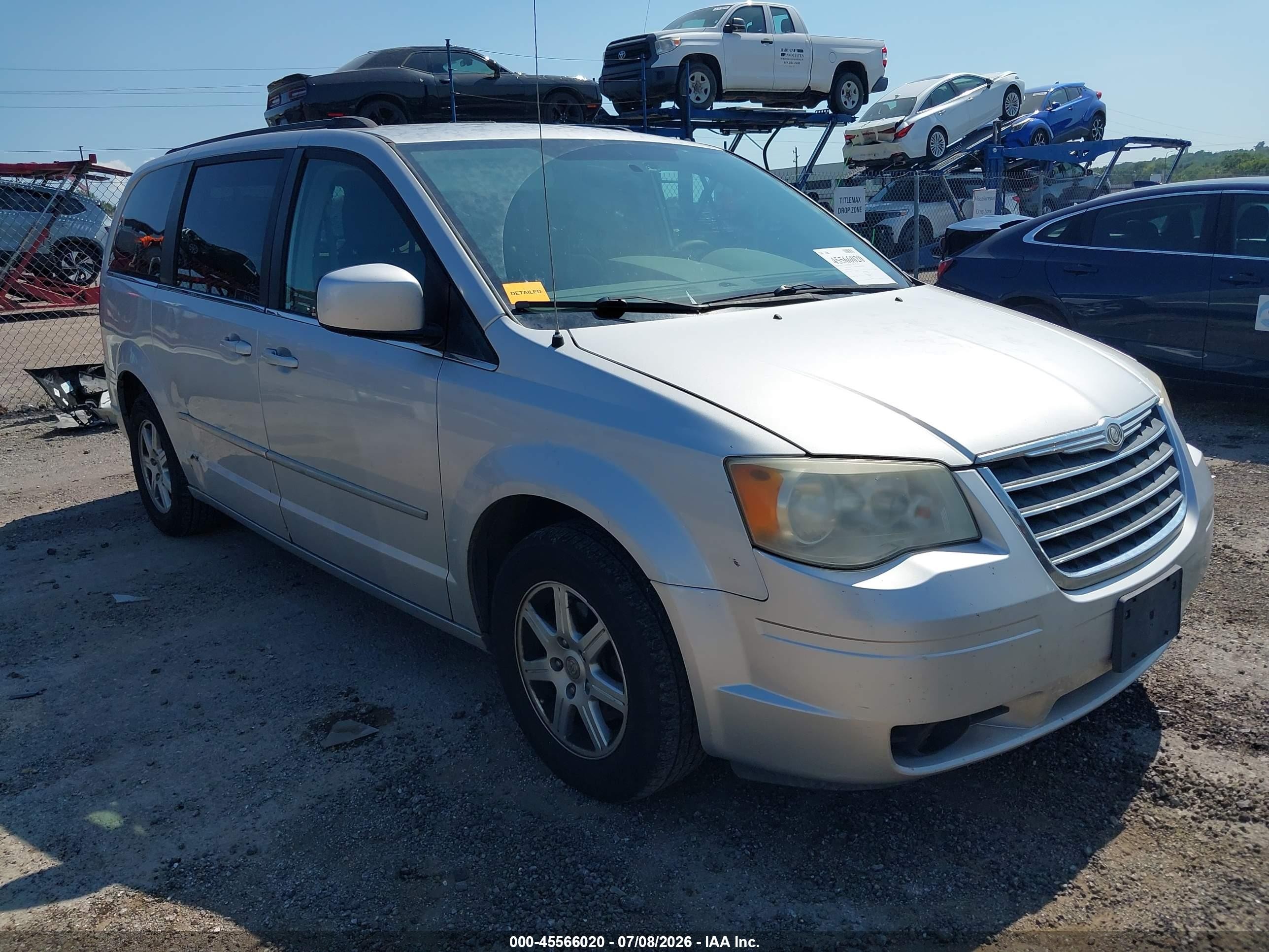 2010 Chrysler Town & Country Touring Silver vin: 2A4RR5D13AR373354