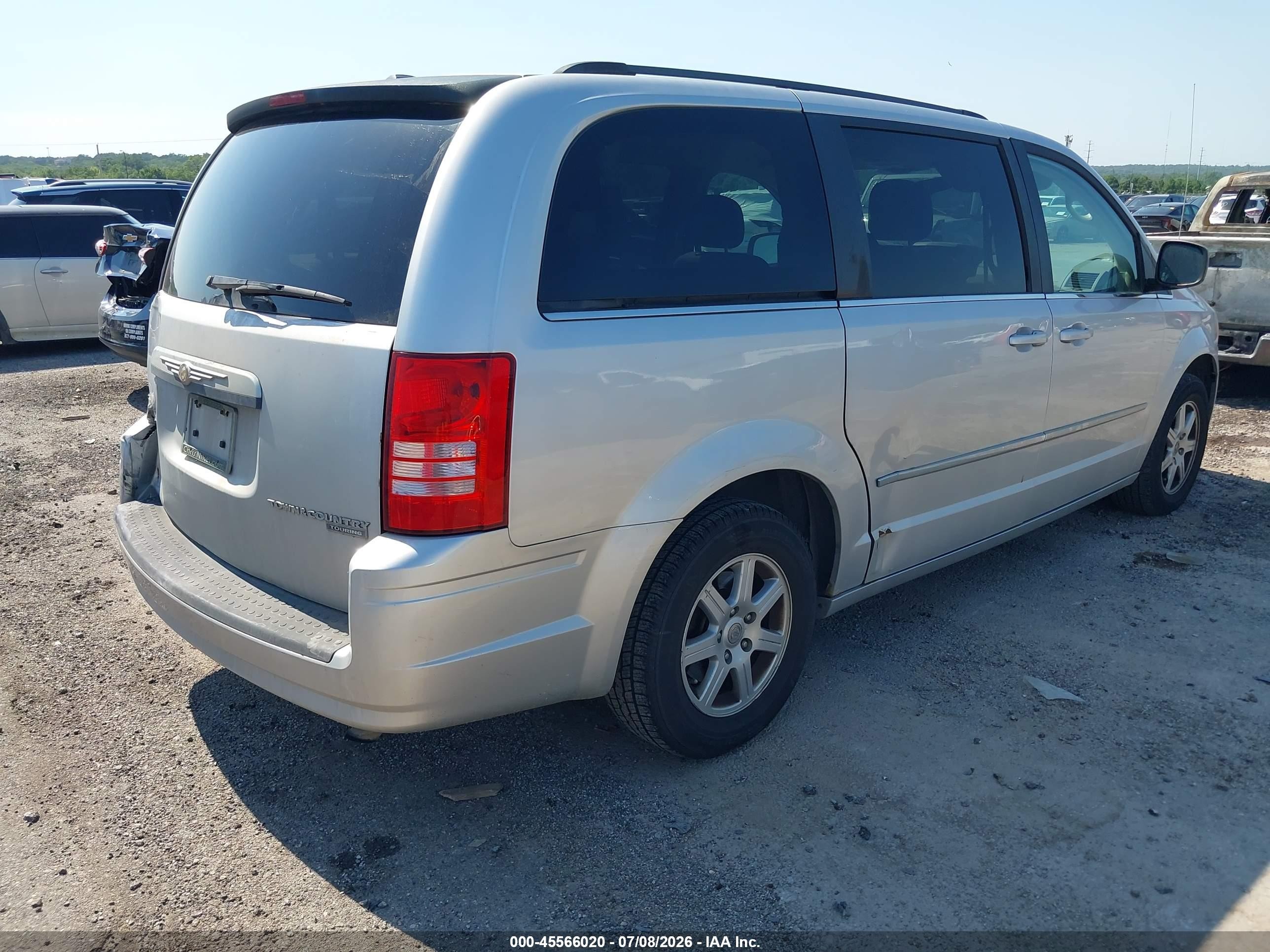 2010 Chrysler Town & Country Touring Silver vin: 2A4RR5D13AR373354