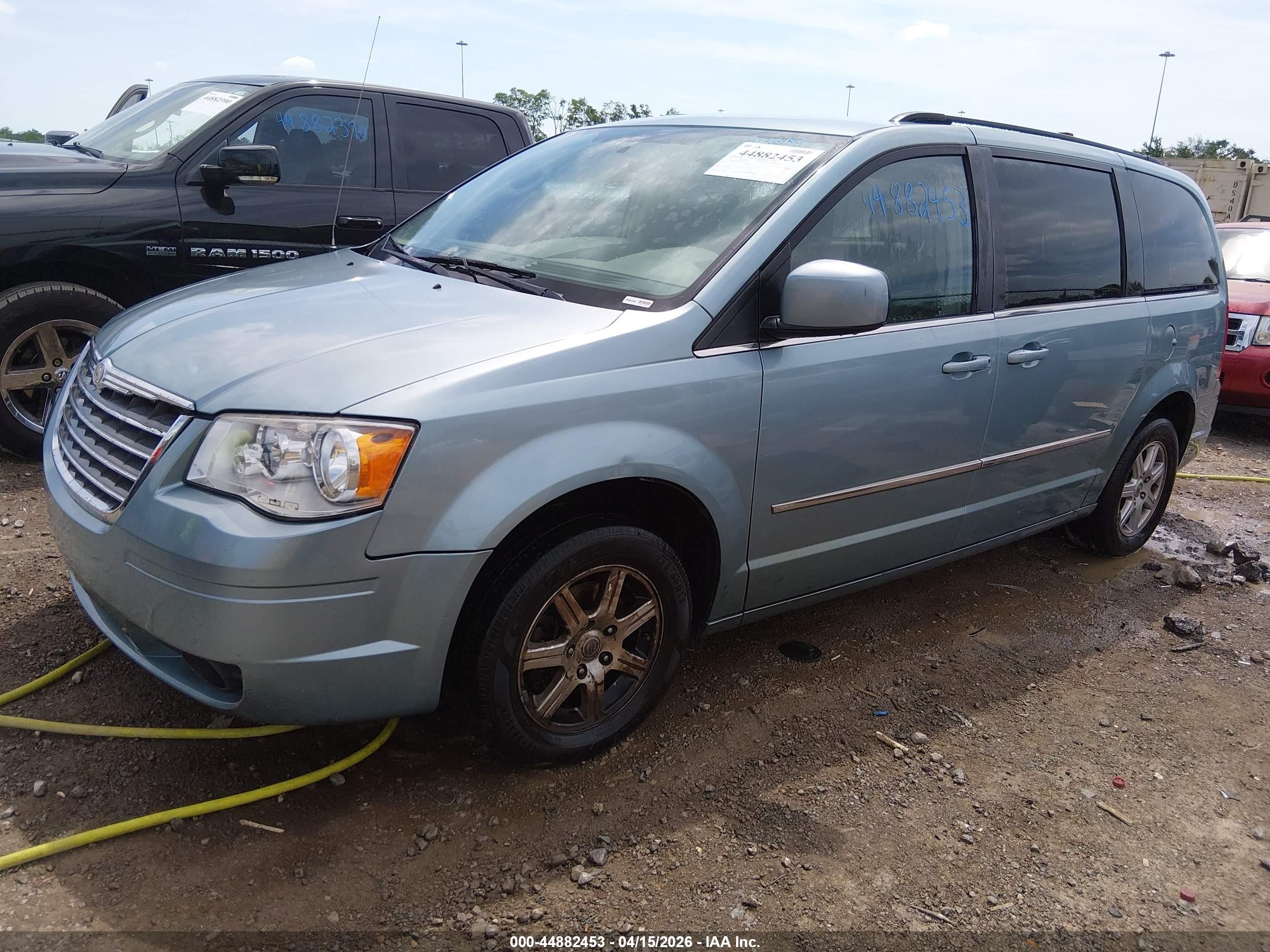 2010 Chrysler Town & Country Touring Синий vin: 2A4RR5D13AR479240