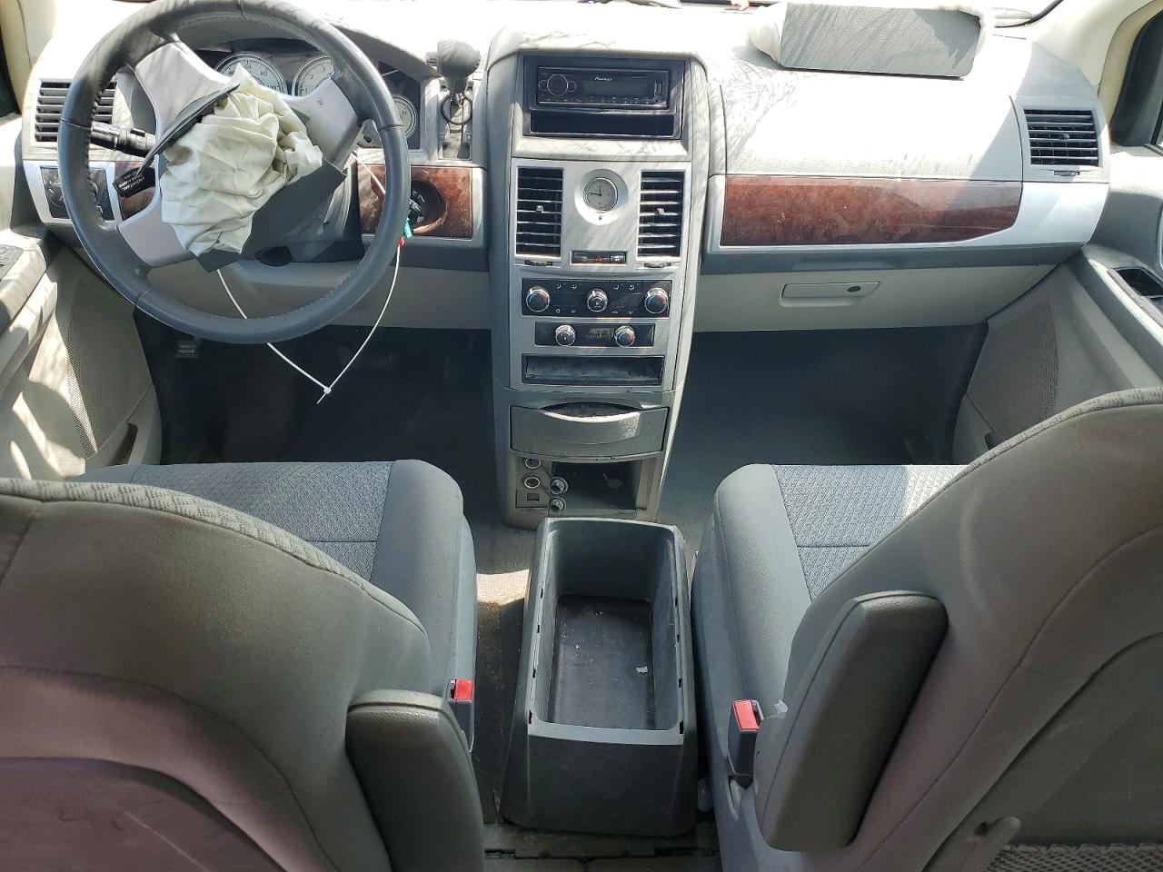 2010 Chrysler Town & Country Touring Silver vin: 2A4RR5D14AR150286
