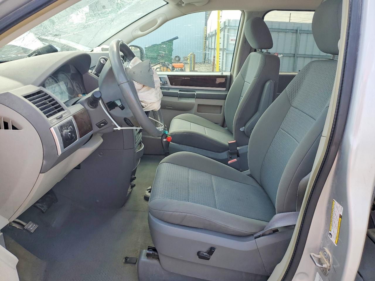 2010 Chrysler Town & Country Touring Silver vin: 2A4RR5D14AR150286