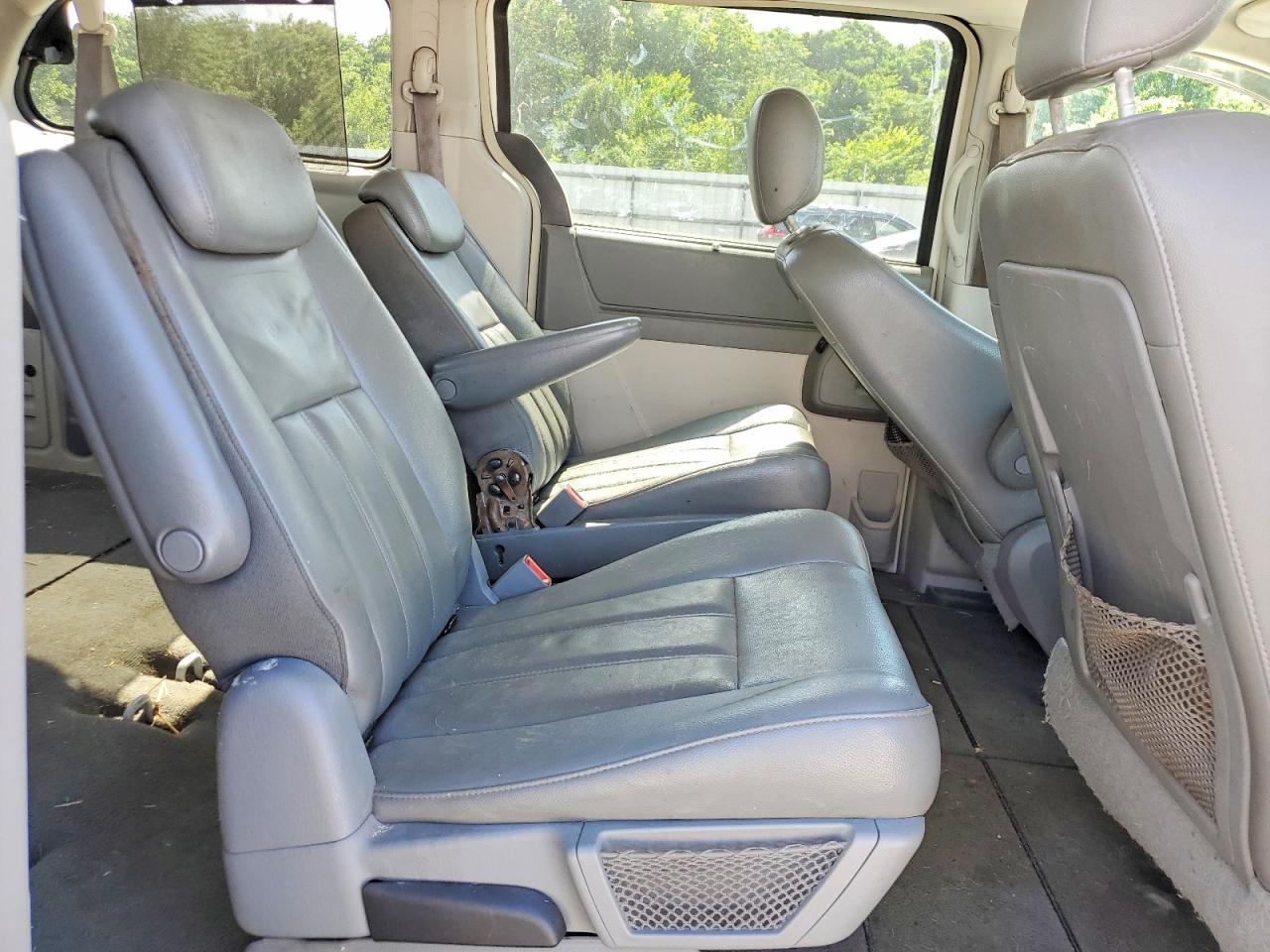 2010 Chrysler Town & Country Touring Белый vin: 2A4RR5D14AR187726
