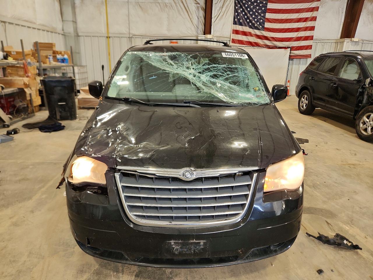2010 Chrysler Town & Country Touring Black vin: 2A4RR5D14AR431987