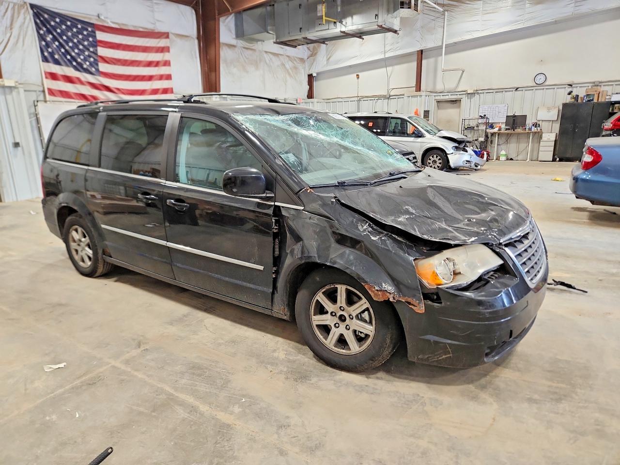 2010 Chrysler Town & Country Touring Black vin: 2A4RR5D14AR431987