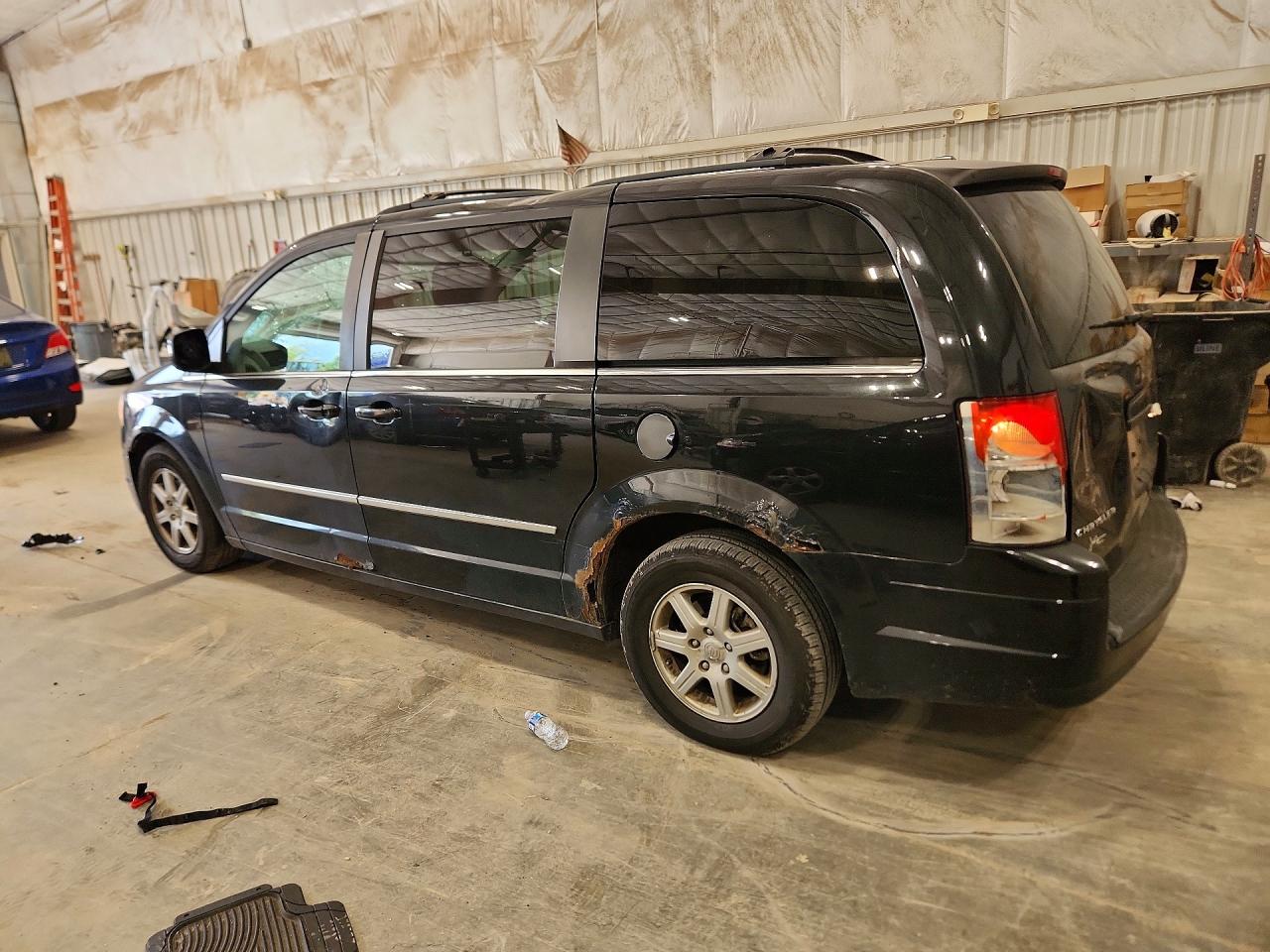2010 Chrysler Town & Country Touring Black vin: 2A4RR5D14AR431987