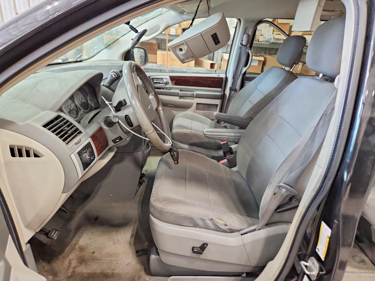2010 Chrysler Town & Country Touring Black vin: 2A4RR5D14AR431987