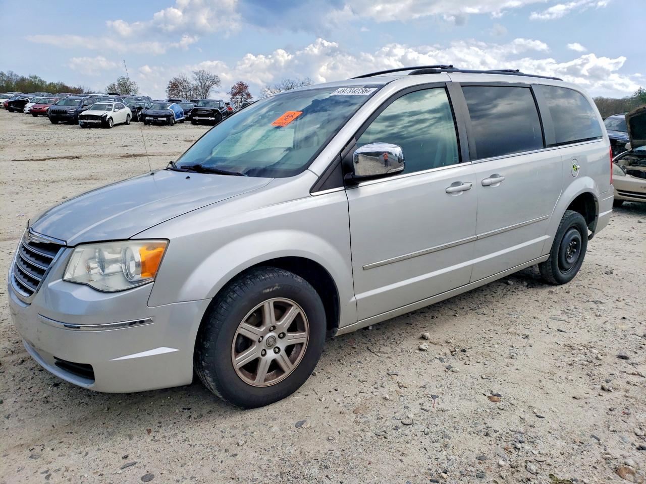 2010 Chrysler Town & Country Touring Silver vin: 2A4RR5D15AR110511