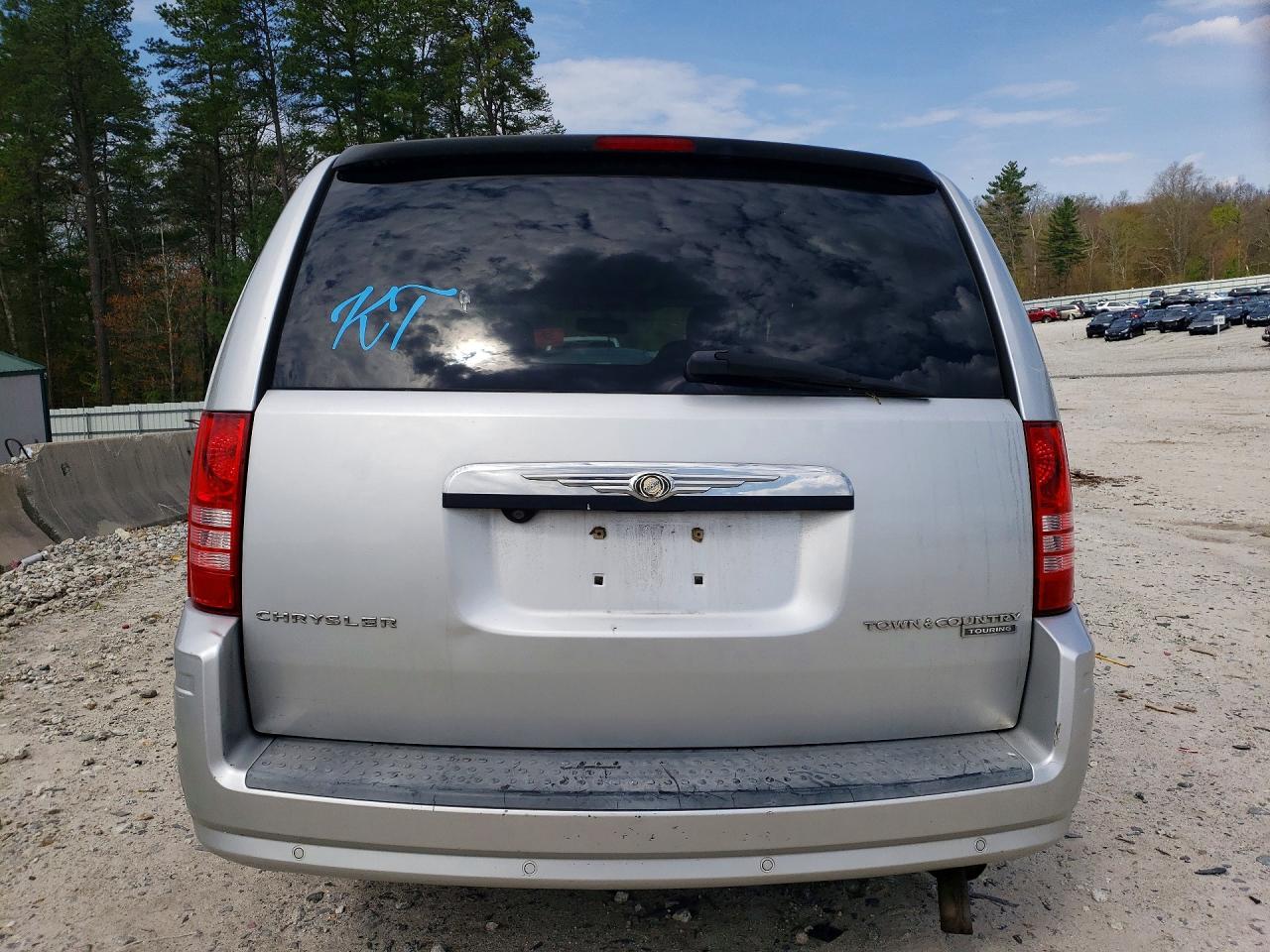 2010 Chrysler Town & Country Touring Silver vin: 2A4RR5D15AR110511