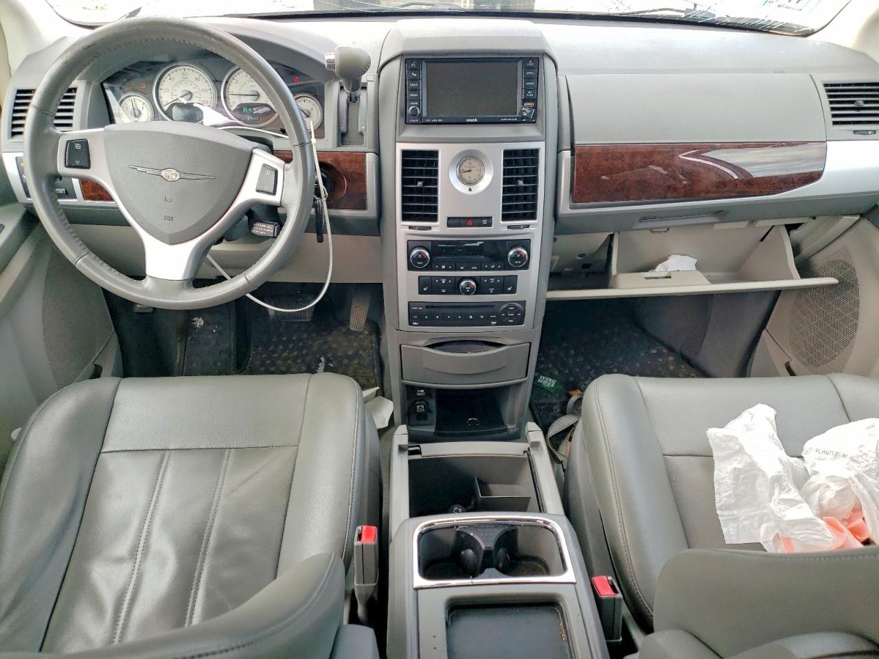 2010 Chrysler Town & Country Touring Silver vin: 2A4RR5D15AR110511
