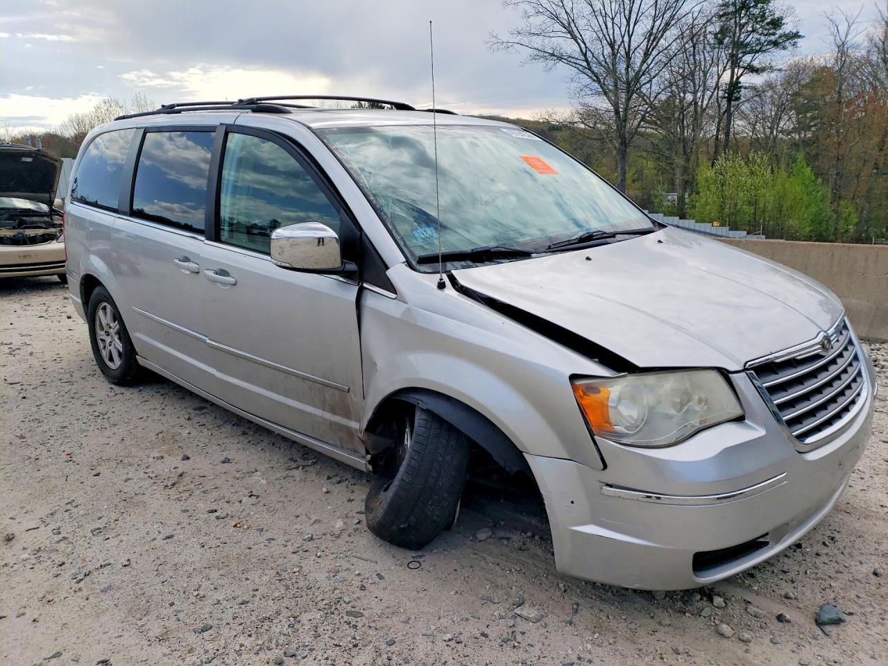 2010 Chrysler Town & Country Touring Silver vin: 2A4RR5D15AR110511