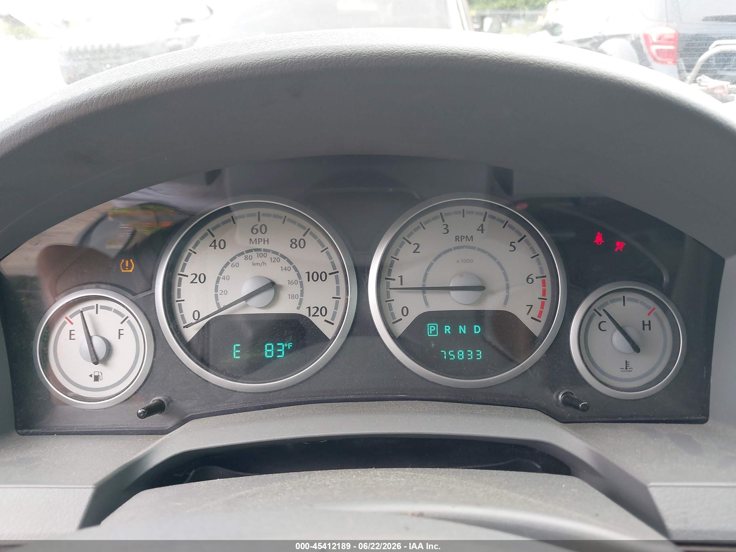2010 Chrysler Town & Country Touring Silver vin: 2A4RR5D15AR221771
