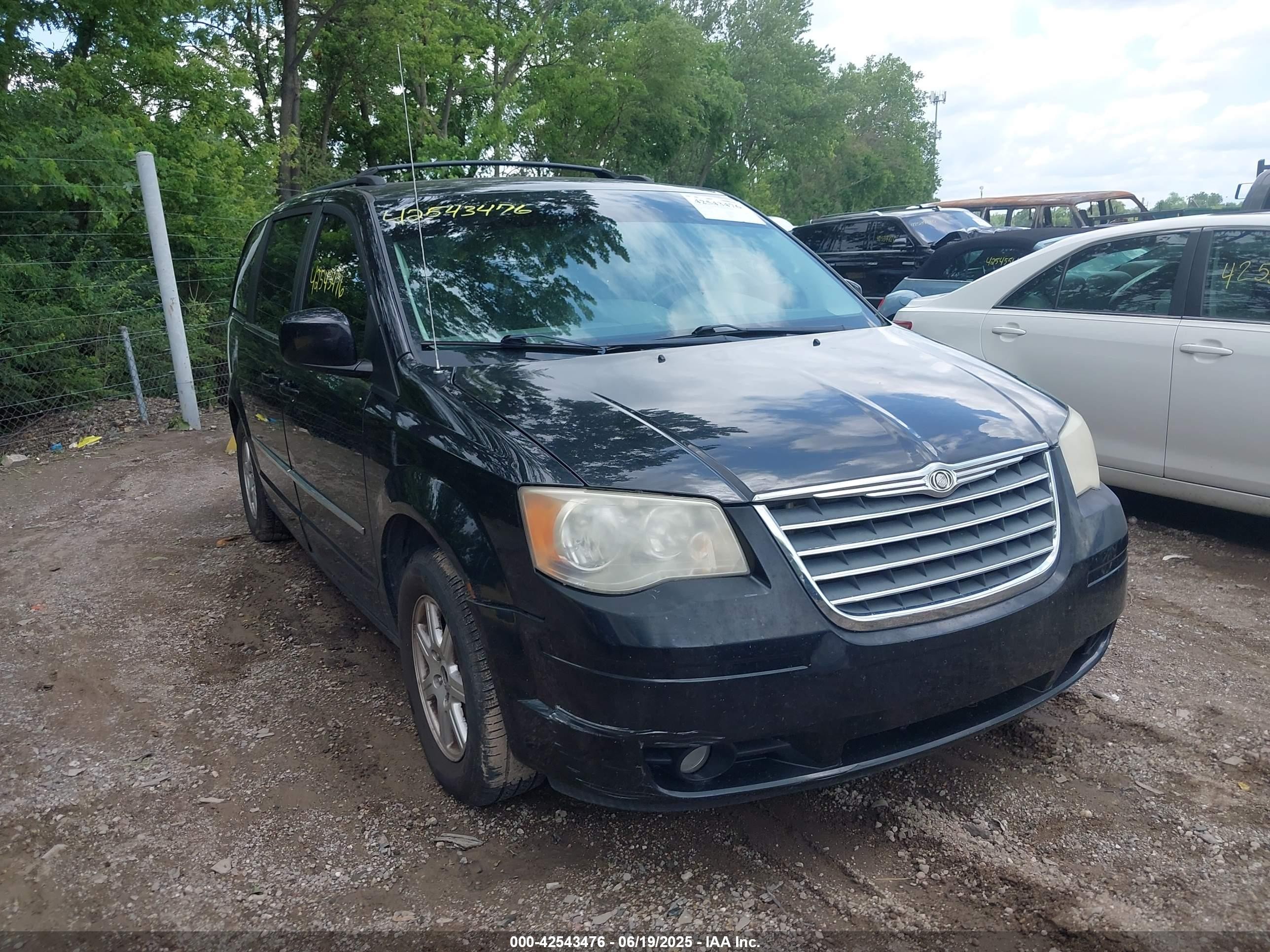 2010 Chrysler Town & Country Touring Black vin: 2A4RR5D15AR305122
