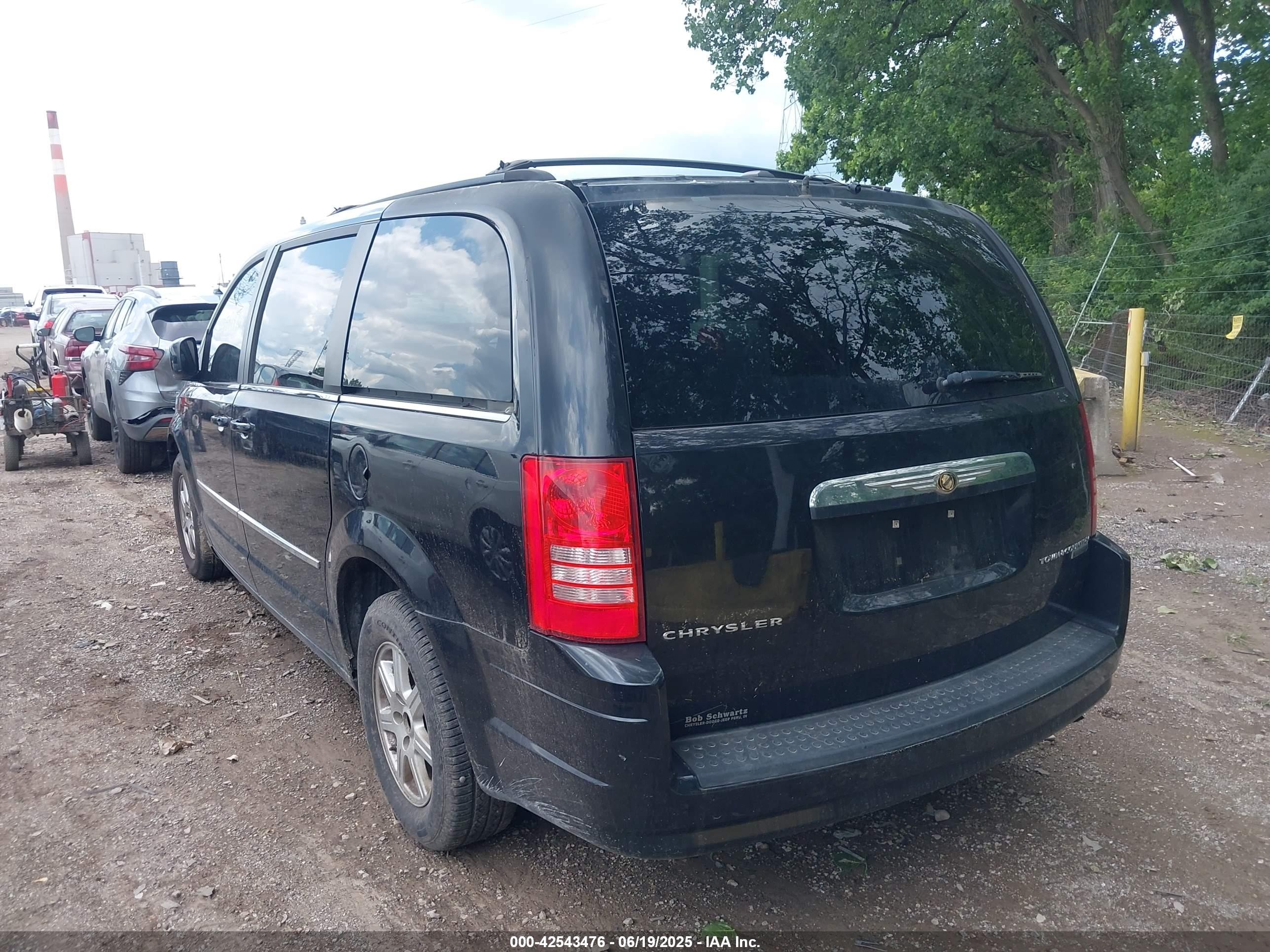 2010 Chrysler Town & Country Touring Black vin: 2A4RR5D15AR305122