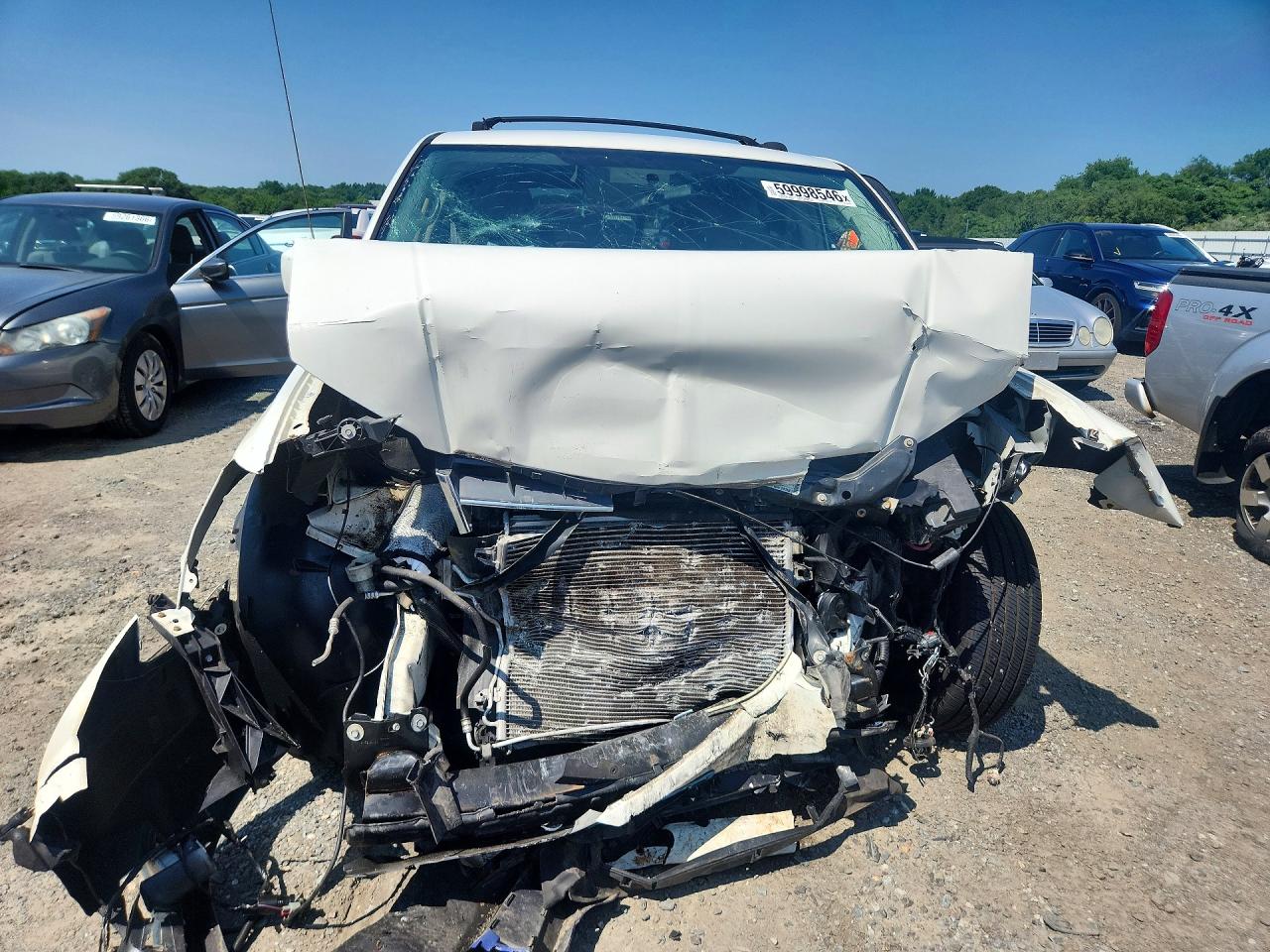 2010 Chrysler Town & Country Touring White vin: 2A4RR5D15AR305153