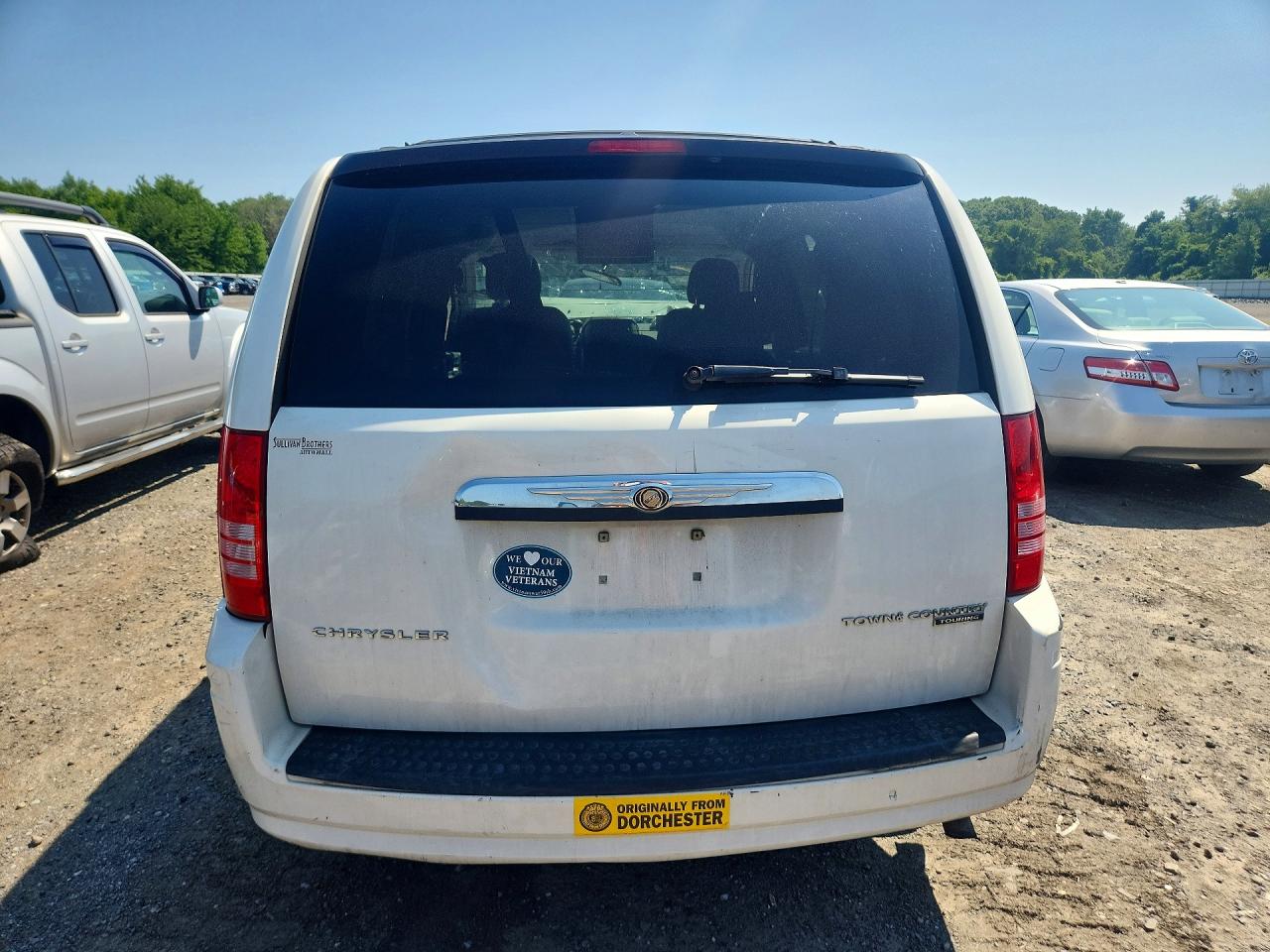 2010 Chrysler Town & Country Touring White vin: 2A4RR5D15AR305153