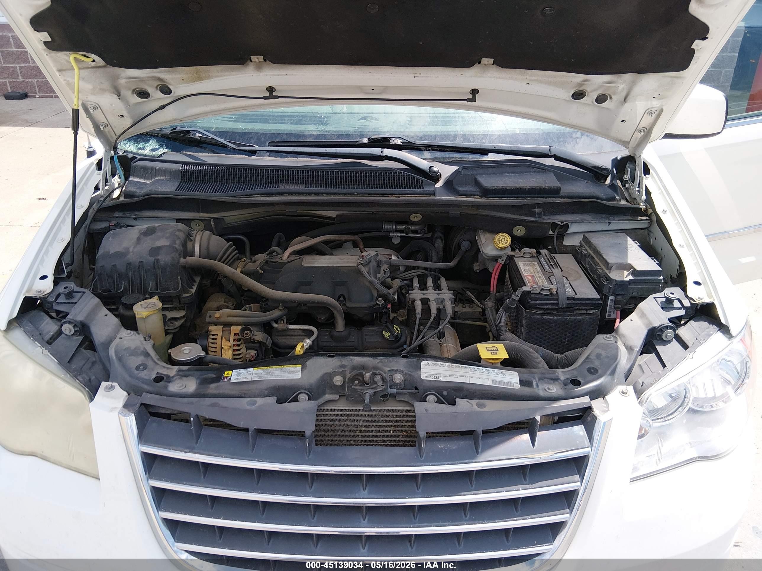2010 Chrysler Town & Country Touring White vin: 2A4RR5D15AR467798