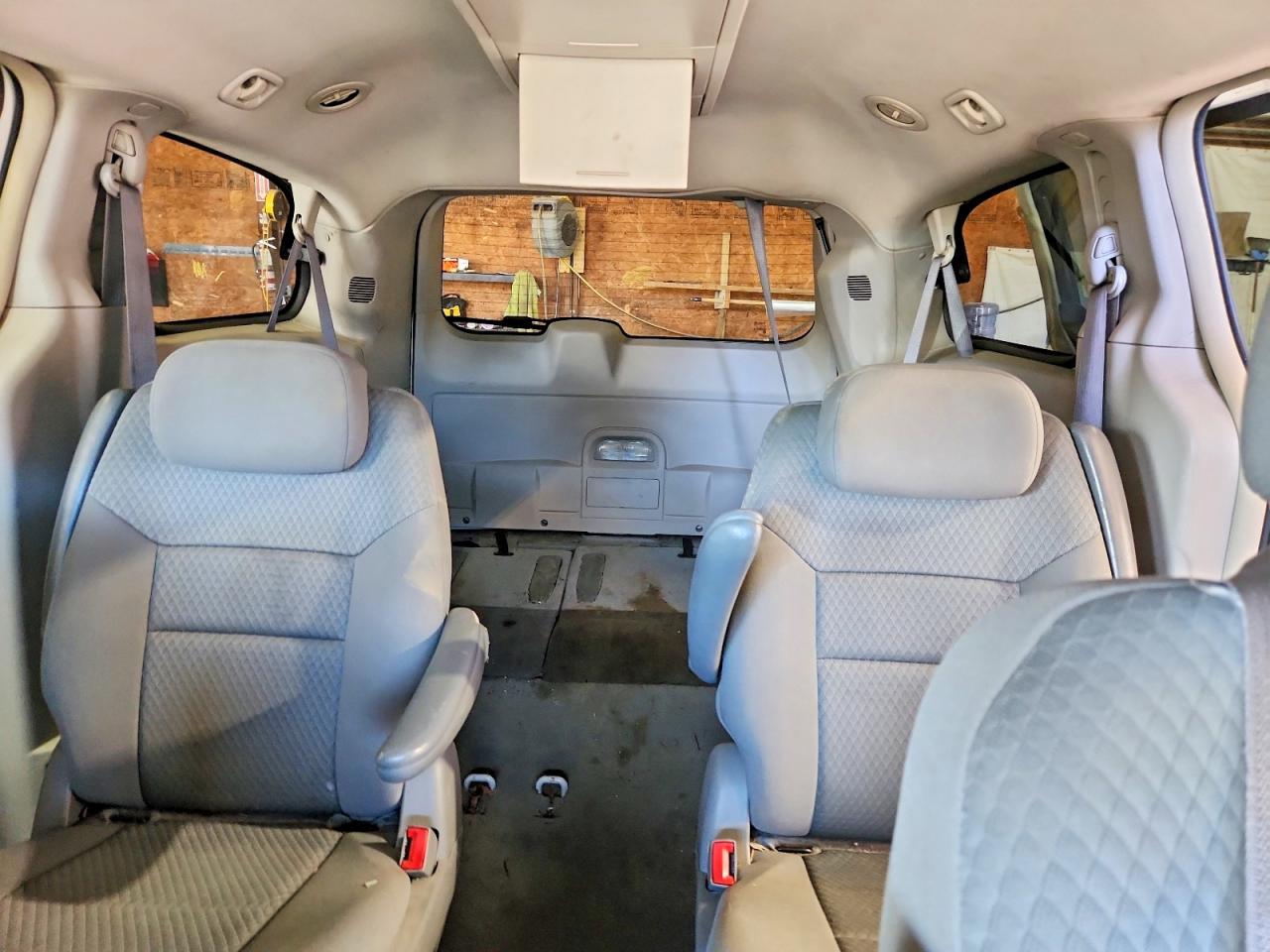 2010 Chrysler Town & Country Touring White vin: 2A4RR5D16AR131979
