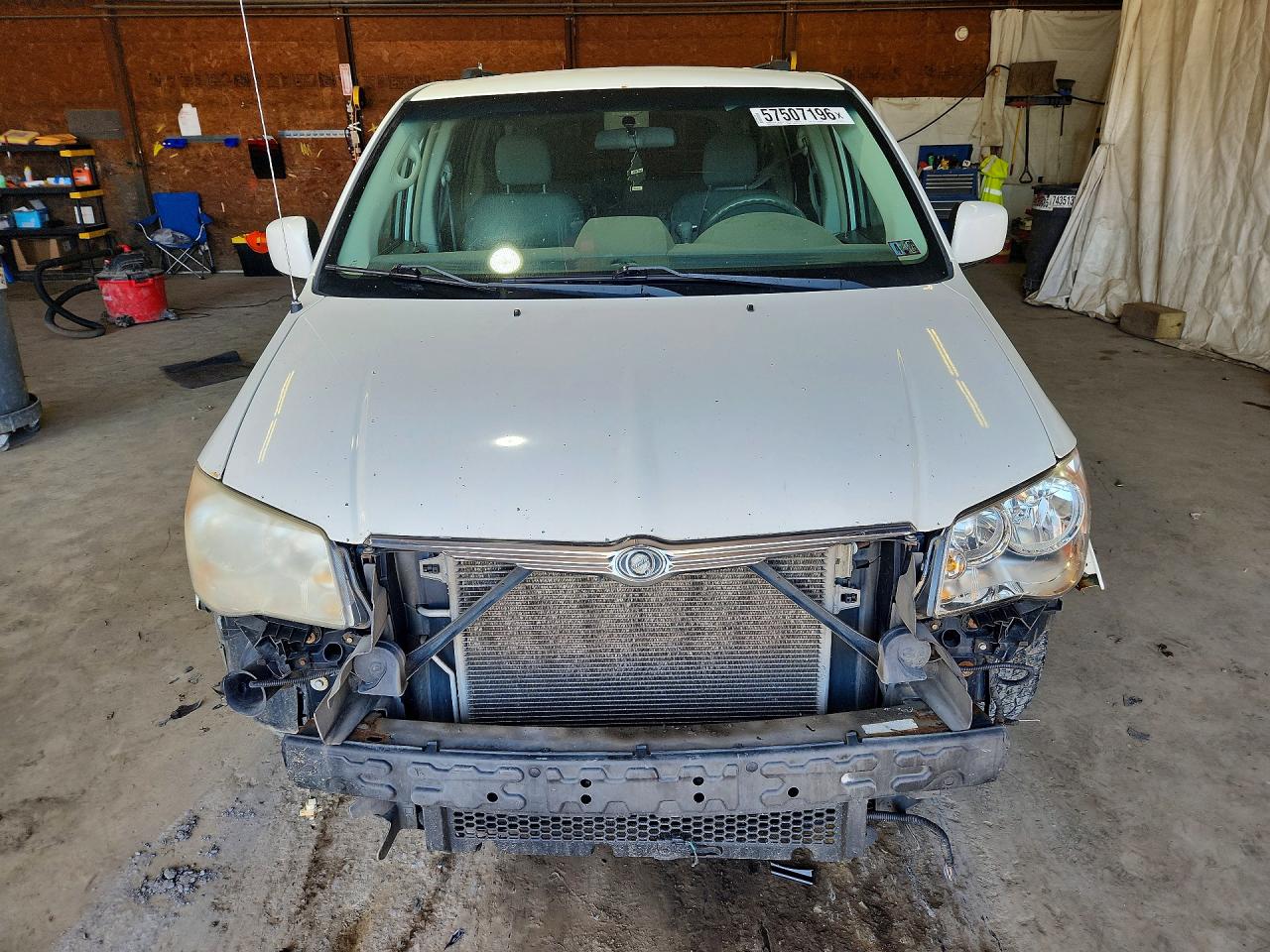 2010 Chrysler Town & Country Touring White vin: 2A4RR5D16AR131979