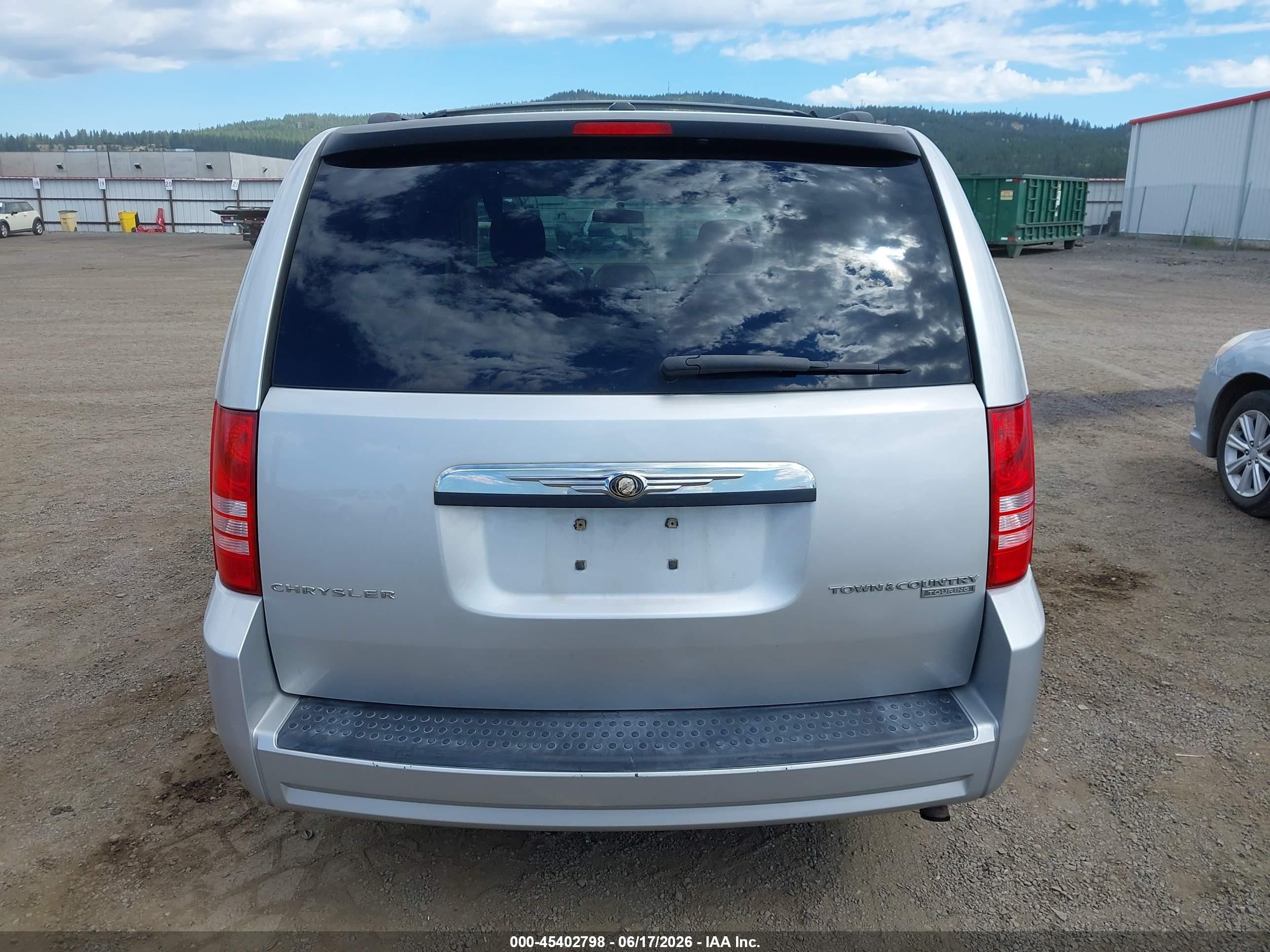2010 Chrysler Town & Country Touring Silver vin: 2A4RR5D16AR166375