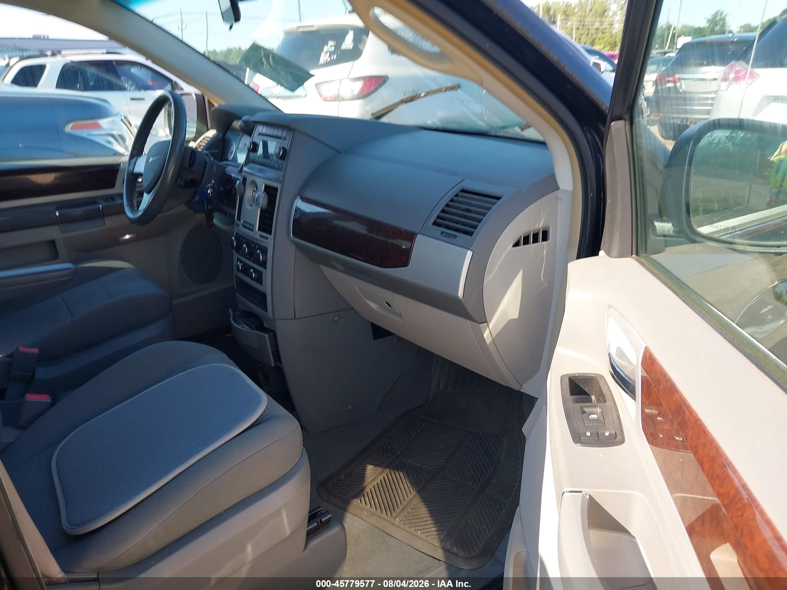 2010 Chrysler Town & Country Touring Black vin: 2A4RR5D16AR214716