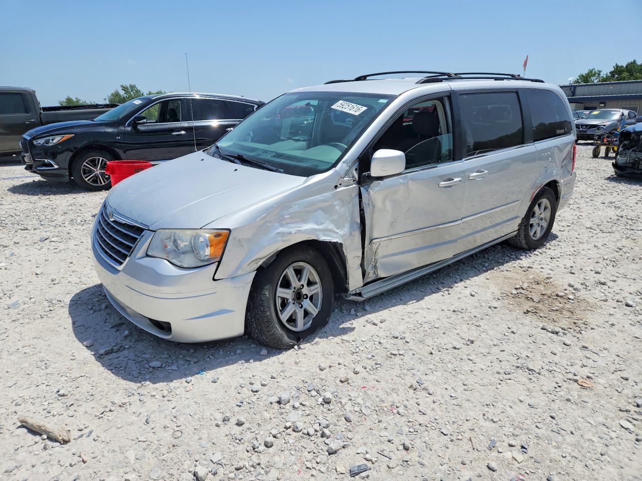 2010 Chrysler Town & Country Touring Silver vin: 2A4RR5D16AR226591