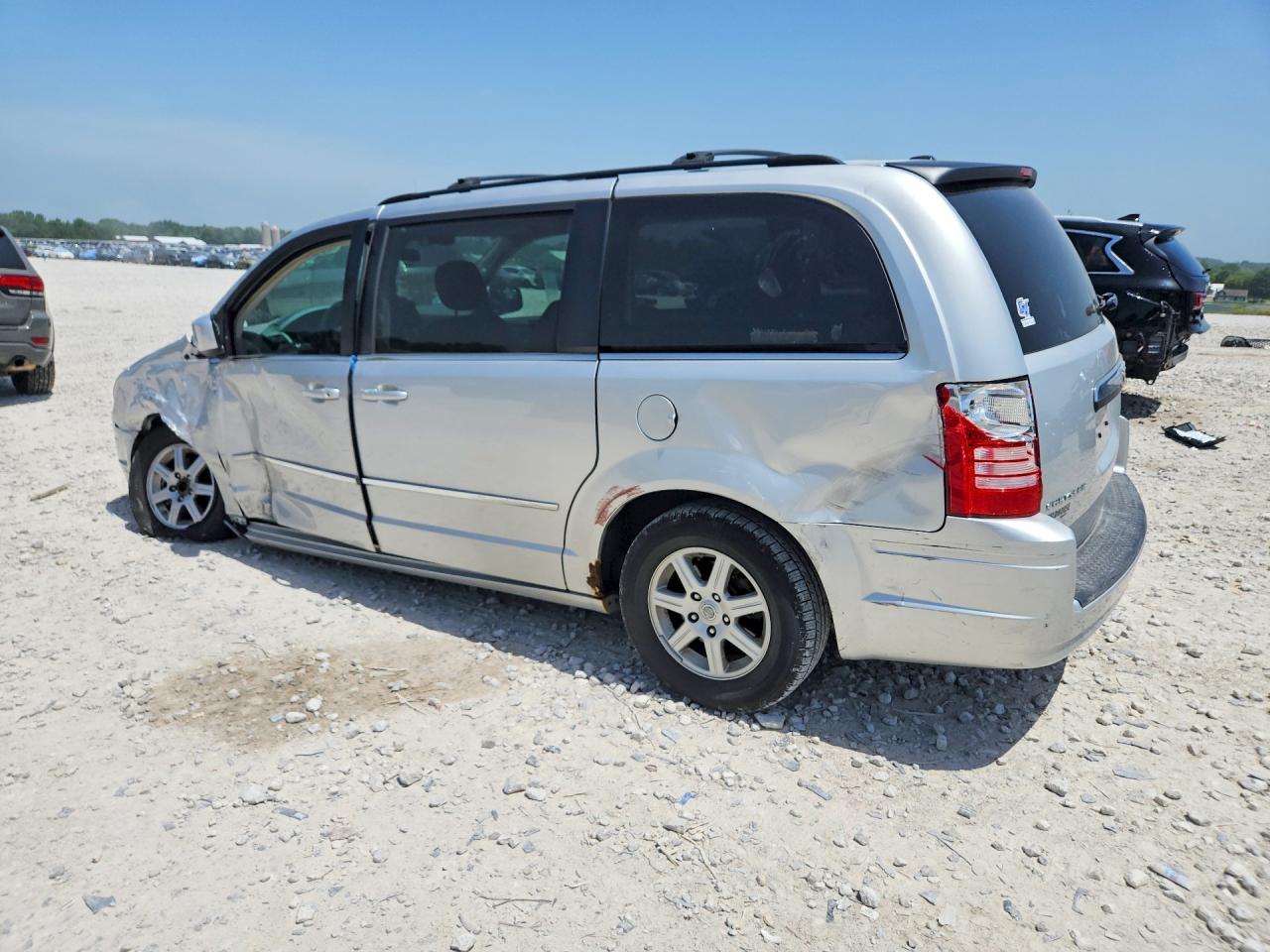 2010 Chrysler Town & Country Touring Серебряный vin: 2A4RR5D16AR226591