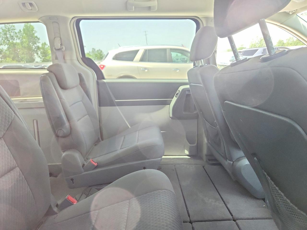2010 Chrysler Town & Country Touring Серебряный vin: 2A4RR5D16AR226591