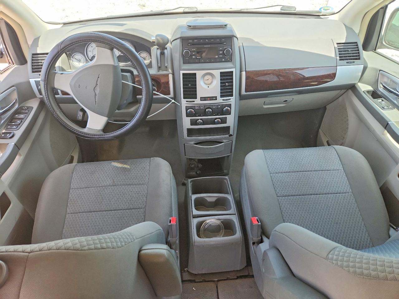 2010 Chrysler Town & Country Touring Серебряный vin: 2A4RR5D16AR226591