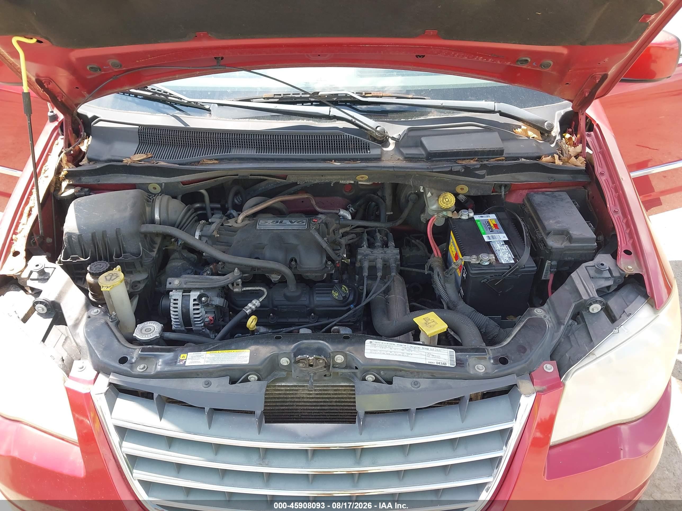 2010 Chrysler Town & Country Touring Red vin: 2A4RR5D16AR250096