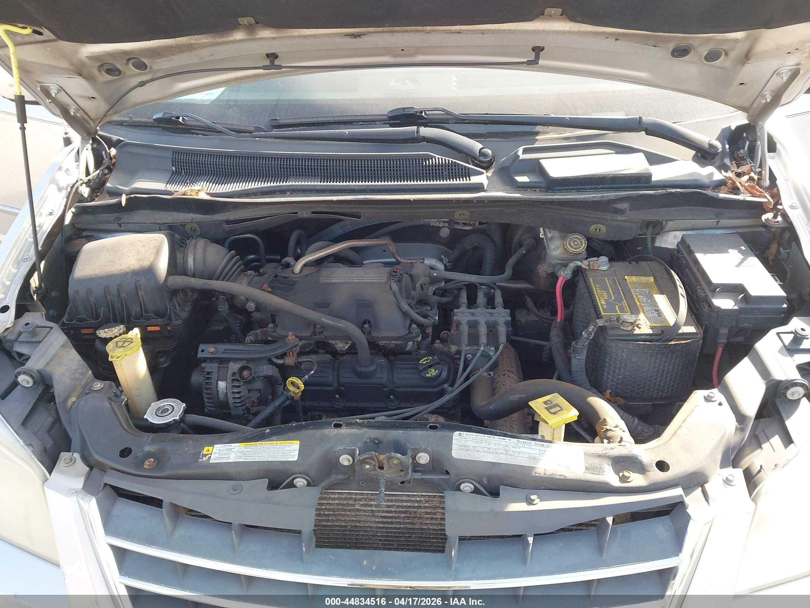 2010 Chrysler Town & Country Touring Silver vin: 2A4RR5D16AR305419