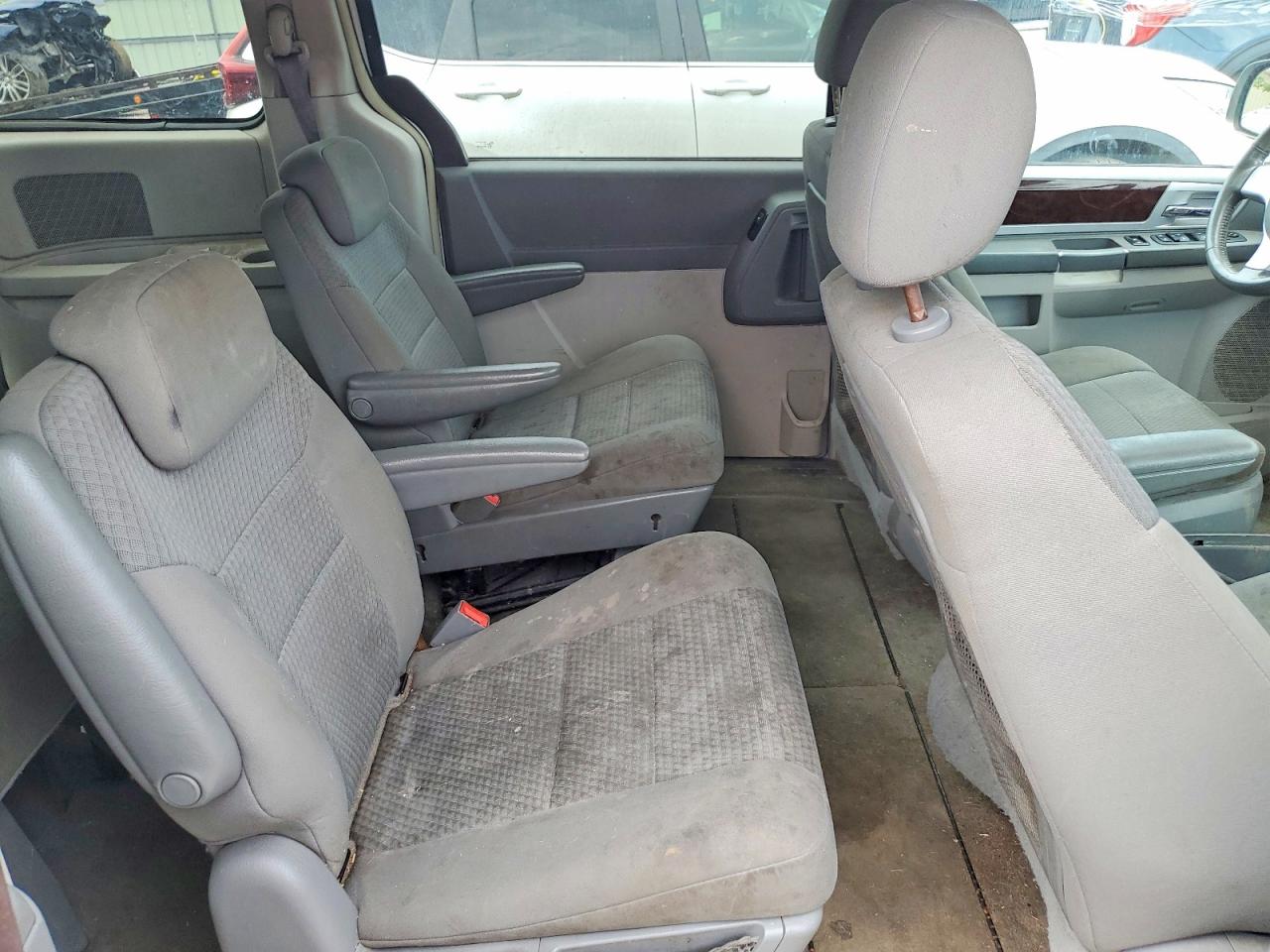 2010 Chrysler Town & Country Touring Gray vin: 2A4RR5D17AR103902