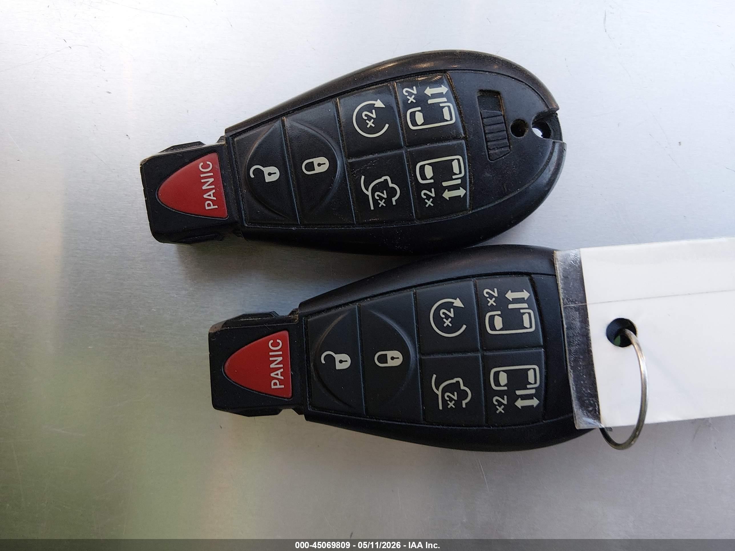 2010 Chrysler Town & Country Touring Черный vin: 2A4RR5D17AR108999