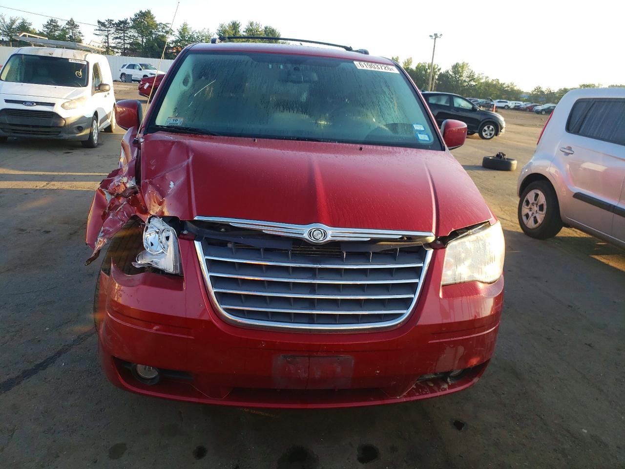 2010 Chrysler Town & Country Touring Red vin: 2A4RR5D17AR126516