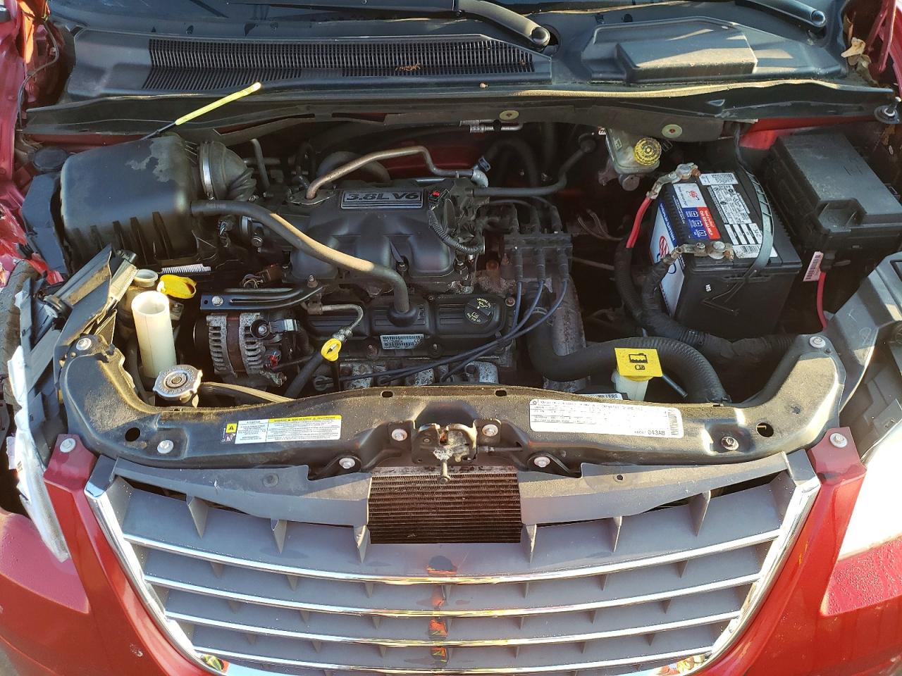 2010 Chrysler Town & Country Touring Red vin: 2A4RR5D17AR126516