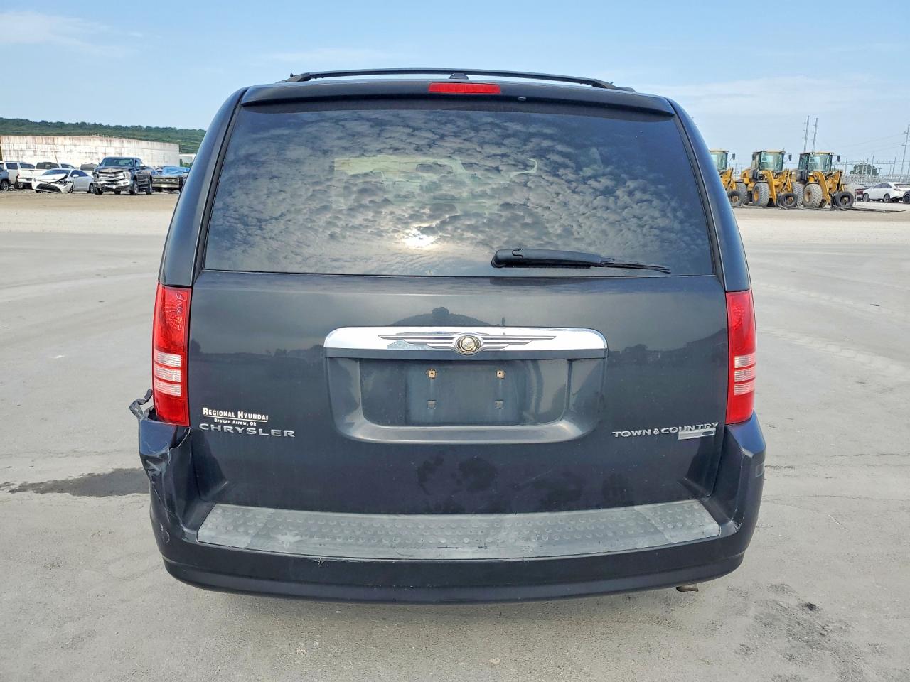 2010 Chrysler Town & Country Touring Black vin: 2A4RR5D17AR132252