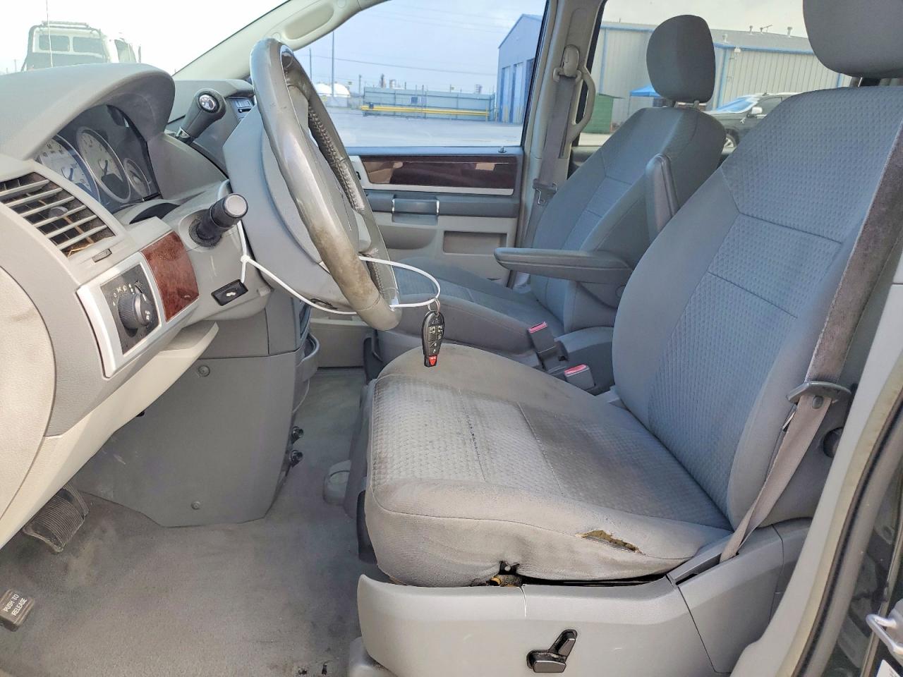 2010 Chrysler Town & Country Touring Black vin: 2A4RR5D17AR132252
