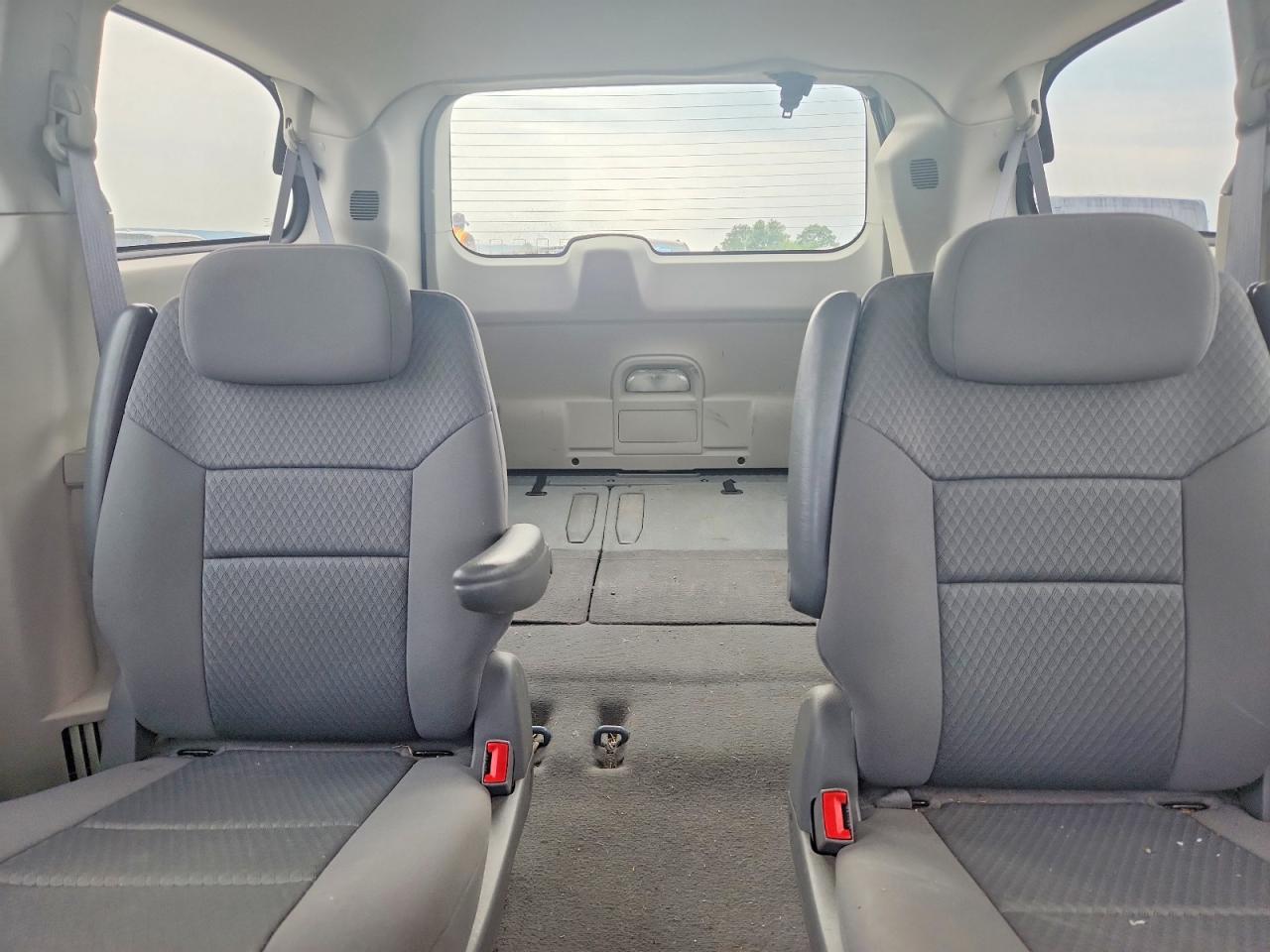 2010 Chrysler Town & Country Touring Blue vin: 2A4RR5D17AR300181