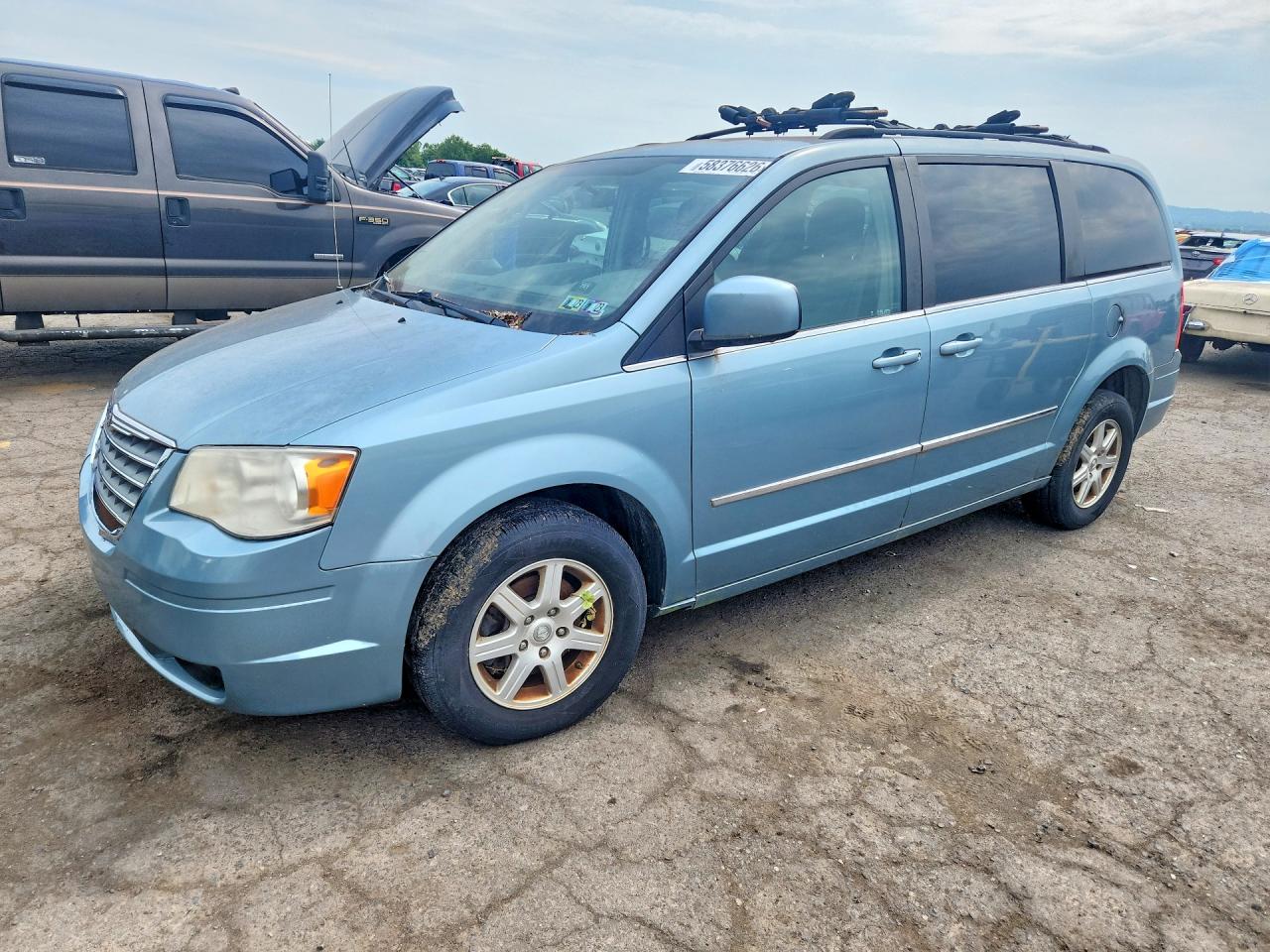 2010 Chrysler Town & Country Touring Blue vin: 2A4RR5D17AR300181