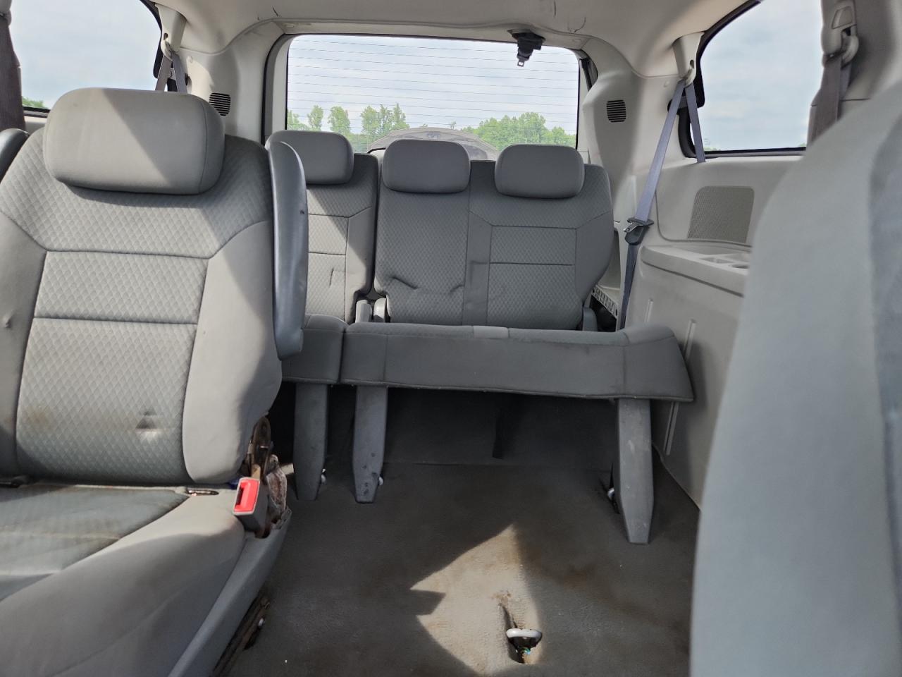 2010 Chrysler Town & Country Touring Серебряный vin: 2A4RR5D17AR319040