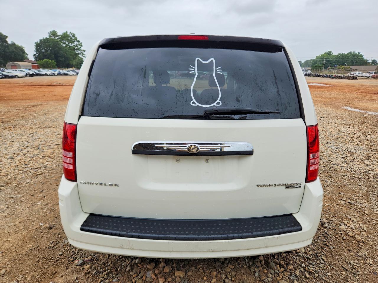 2010 Chrysler Town & Country Touring White vin: 2A4RR5D17AR466829