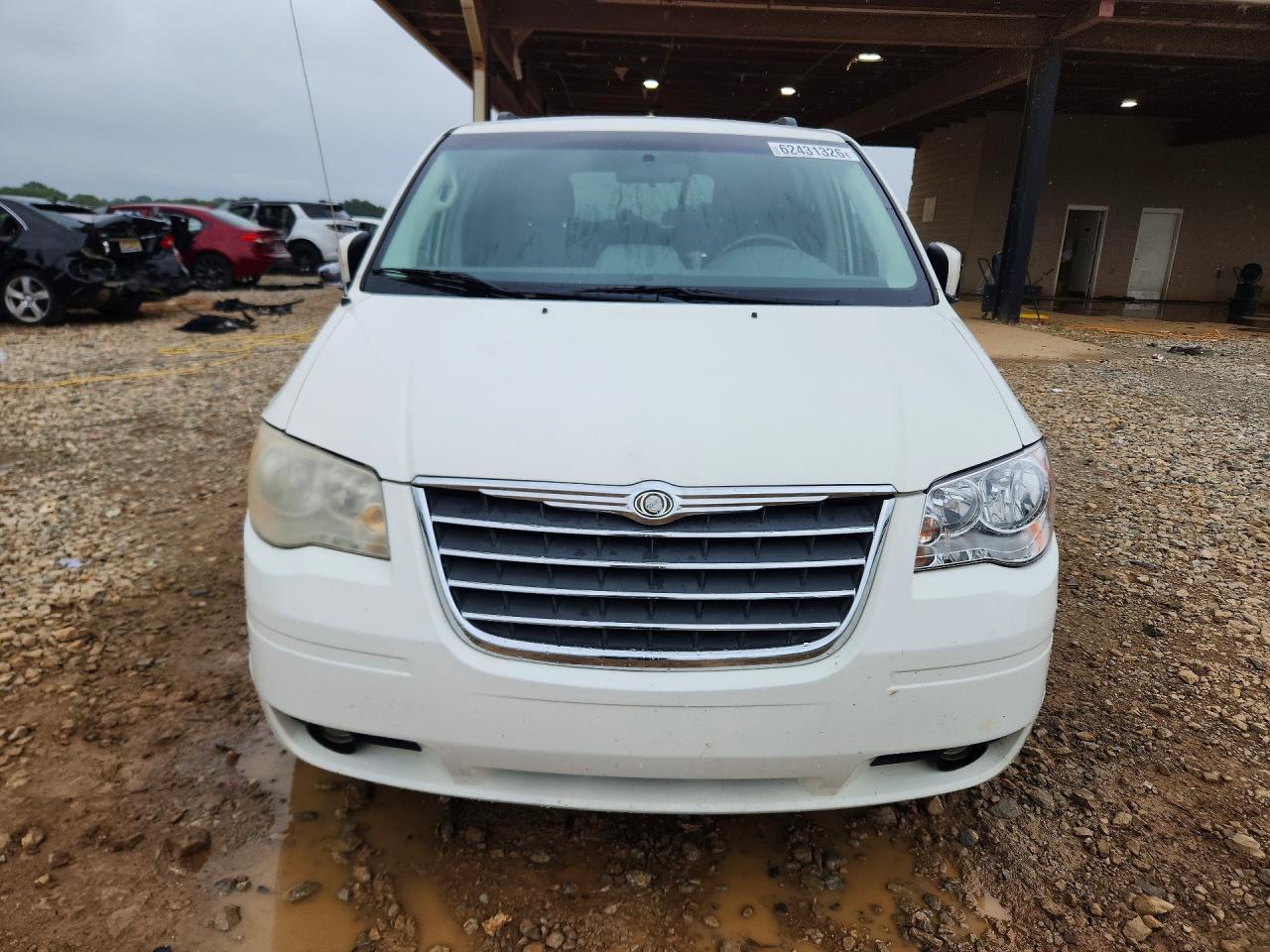 2010 Chrysler Town & Country Touring White vin: 2A4RR5D17AR466829