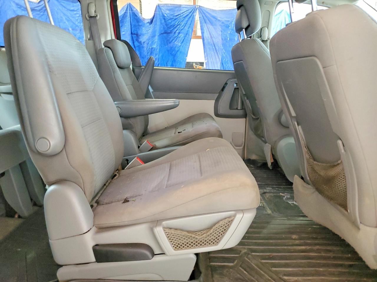 2010 Chrysler Town & Country Touring Red vin: 2A4RR5D17AR500669