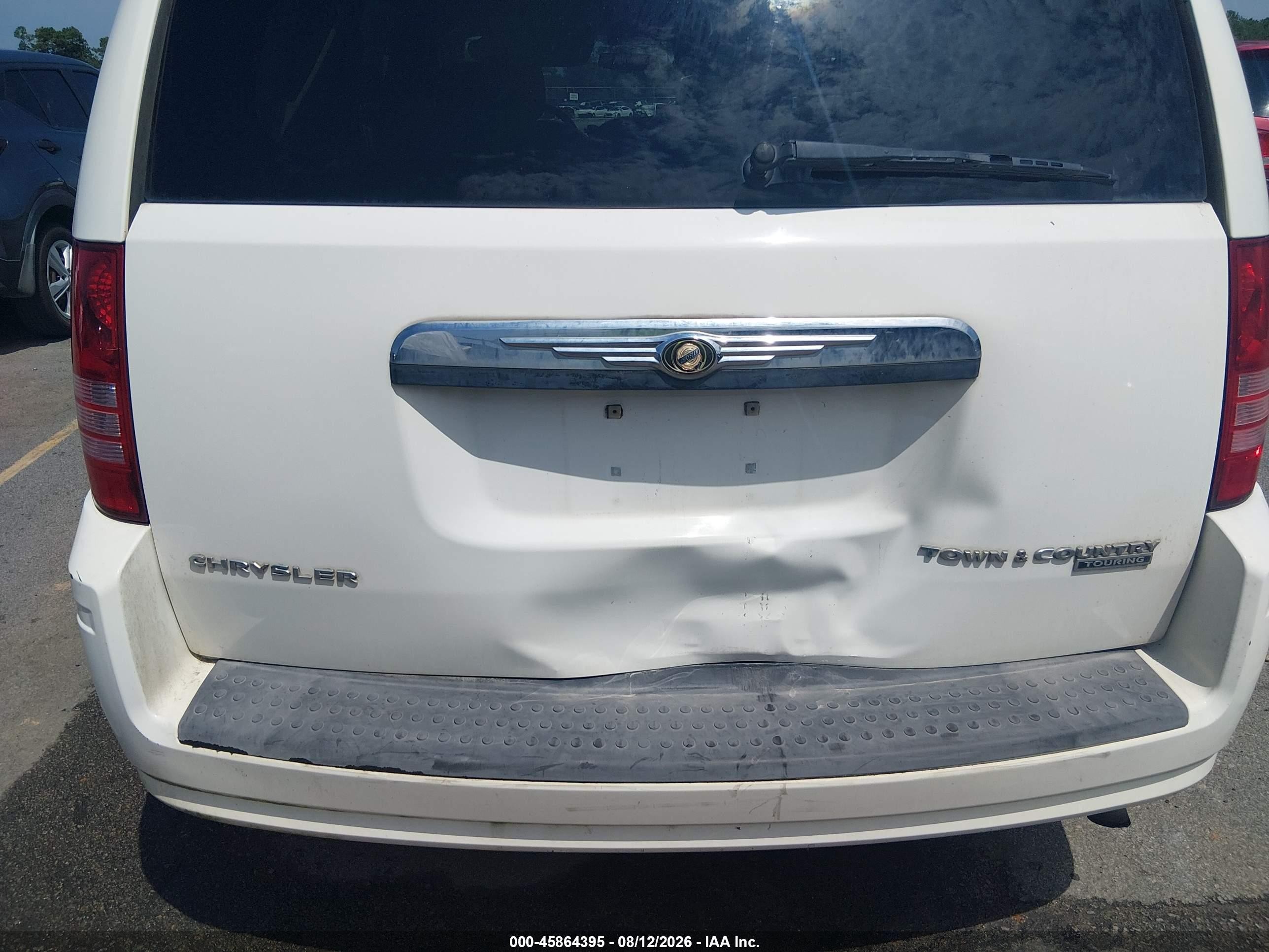 2010 Chrysler Town & Country Touring White vin: 2A4RR5D18AR108400