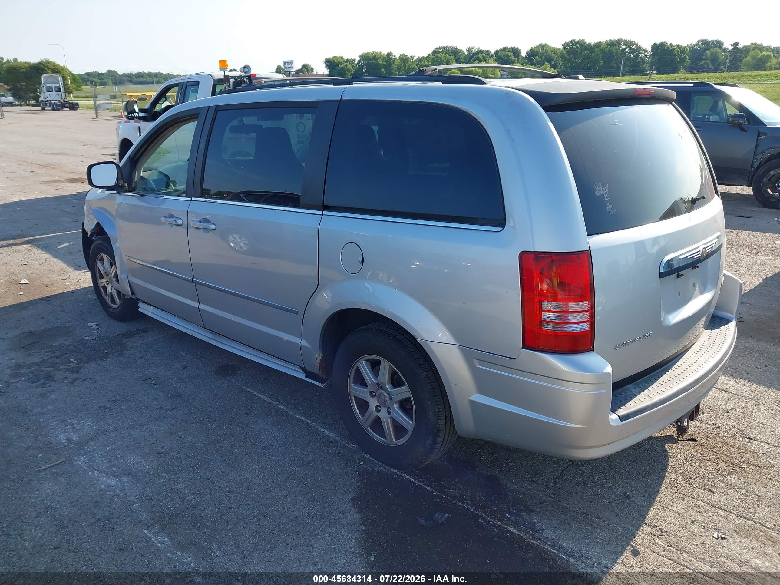 2010 Chrysler Town & Country Touring Серебряный vin: 2A4RR5D18AR131983