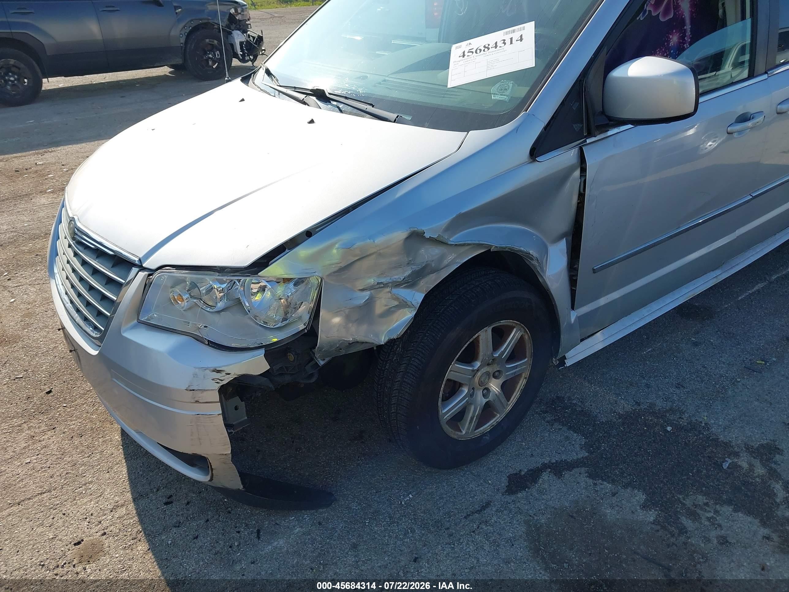 2010 Chrysler Town & Country Touring Серебряный vin: 2A4RR5D18AR131983