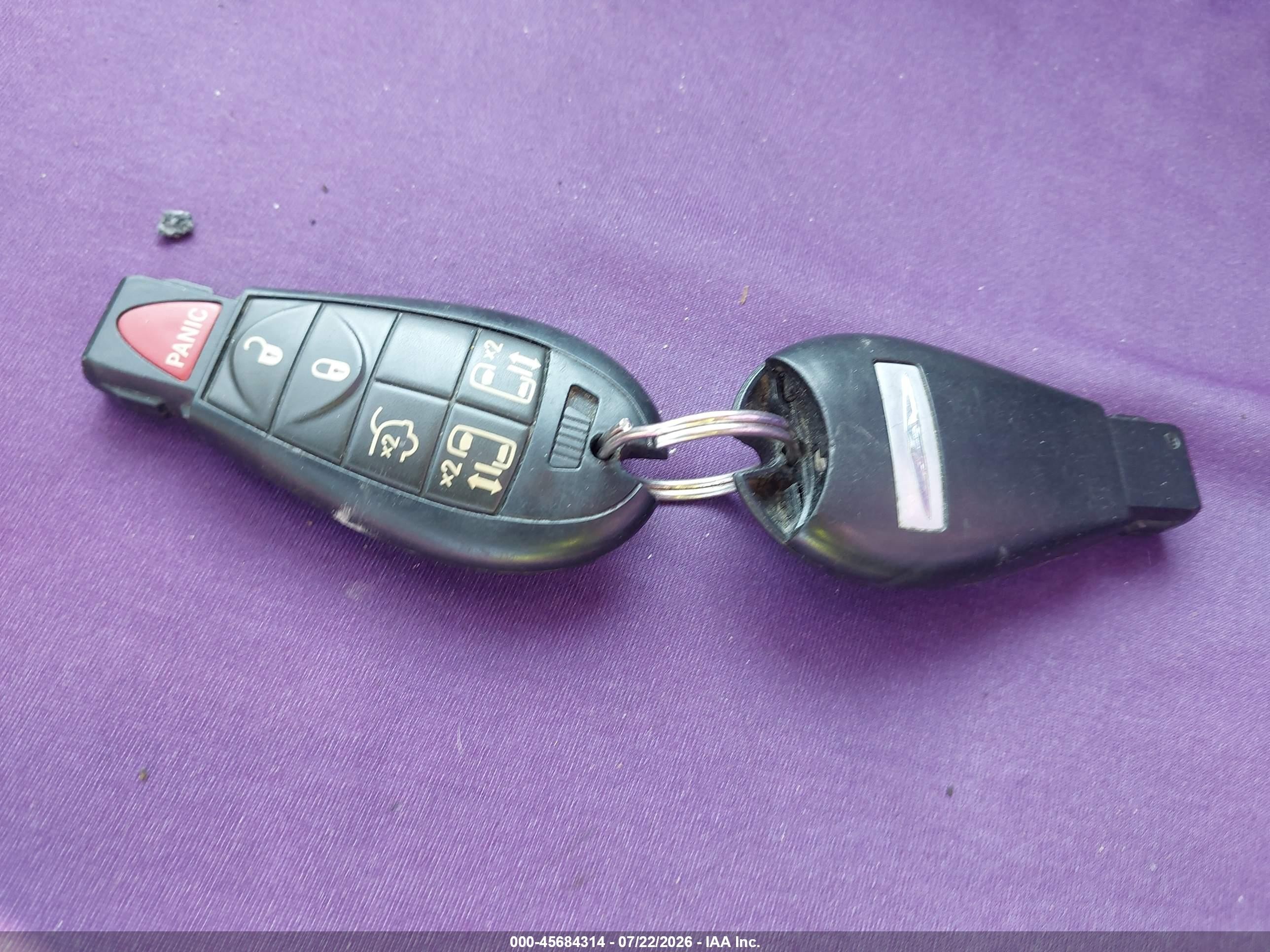 2010 Chrysler Town & Country Touring Серебряный vin: 2A4RR5D18AR131983