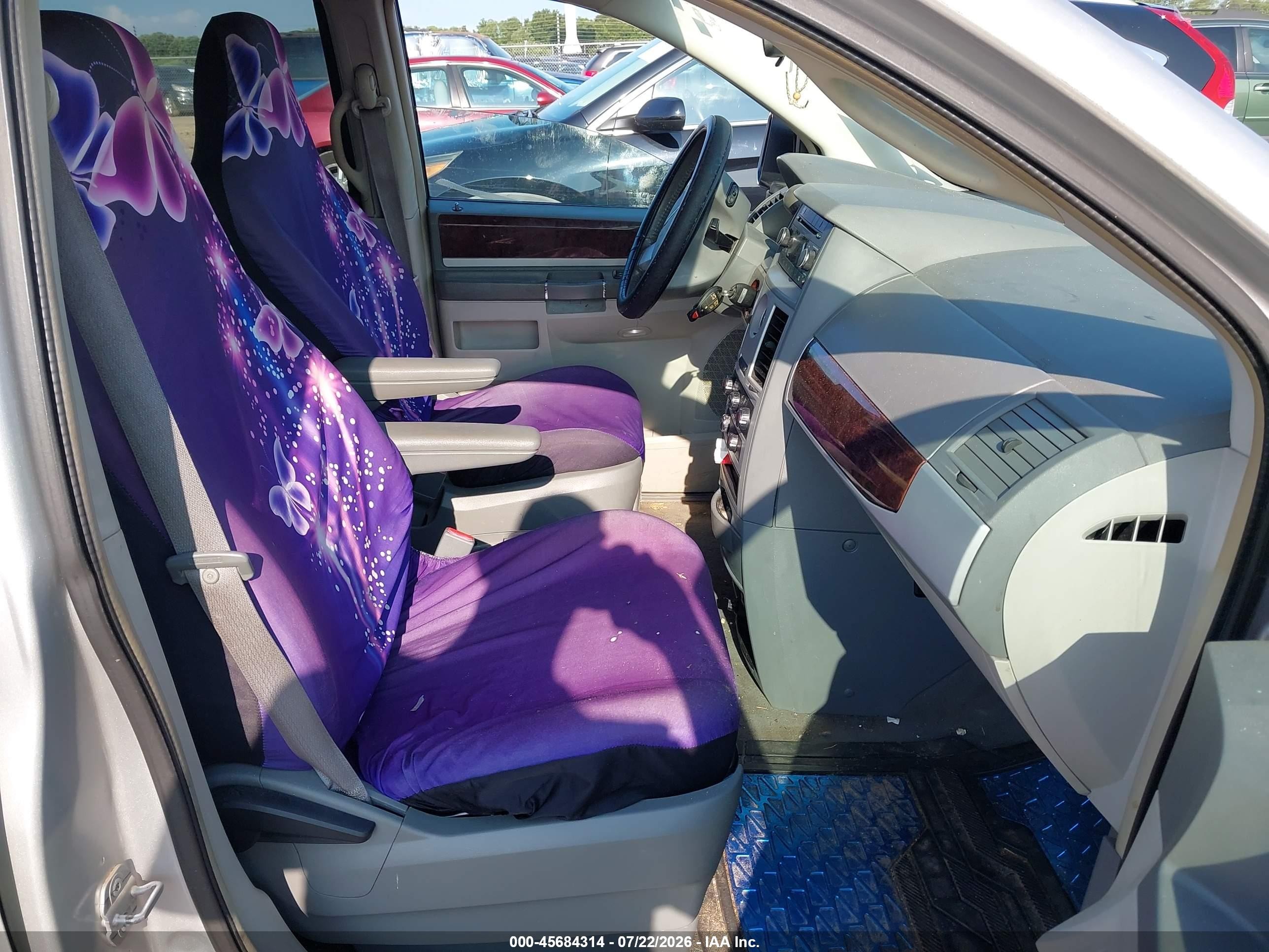 2010 Chrysler Town & Country Touring Серебряный vin: 2A4RR5D18AR131983