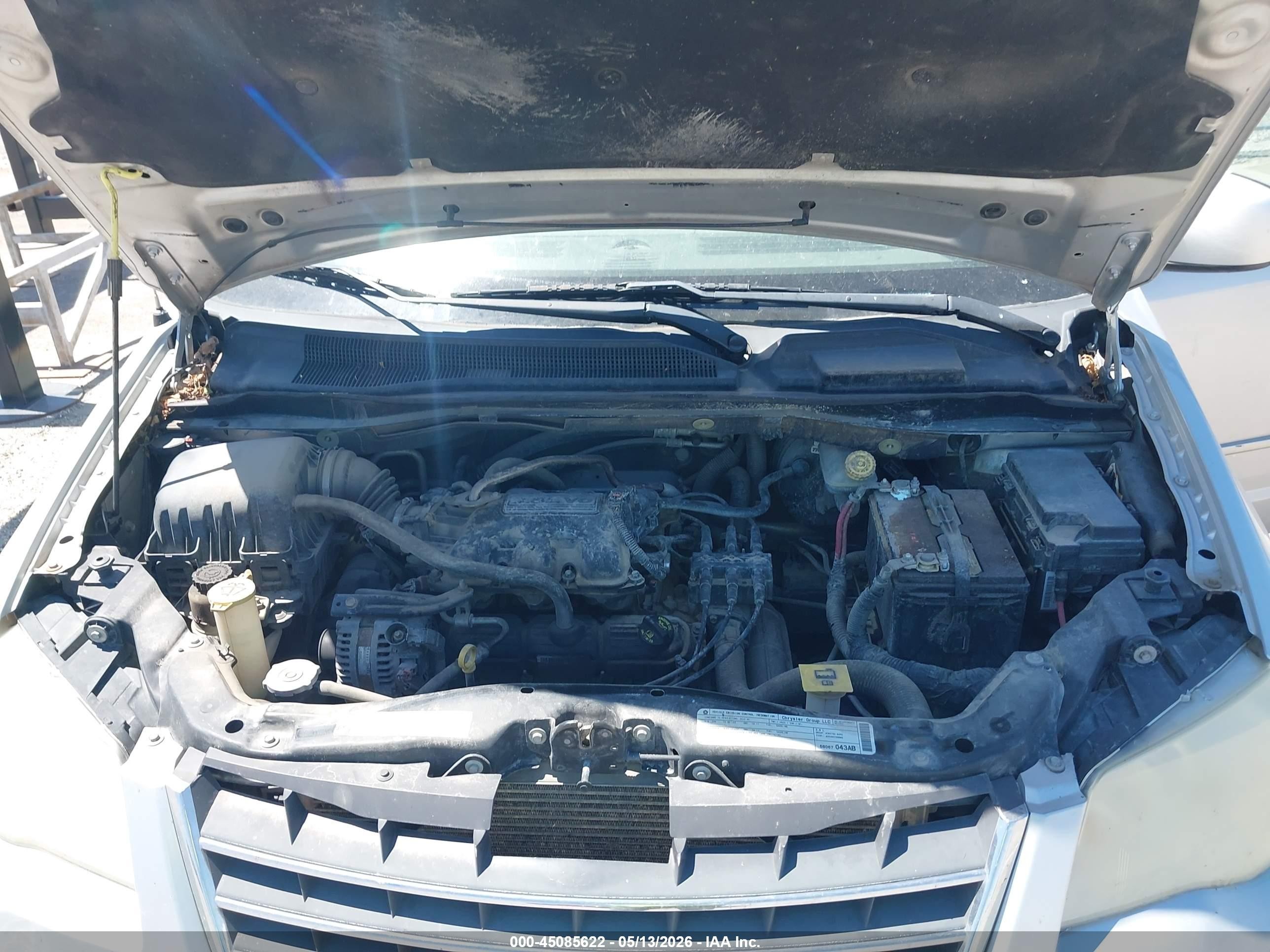 2010 Chrysler Town & Country Touring Silver vin: 2A4RR5D18AR293113