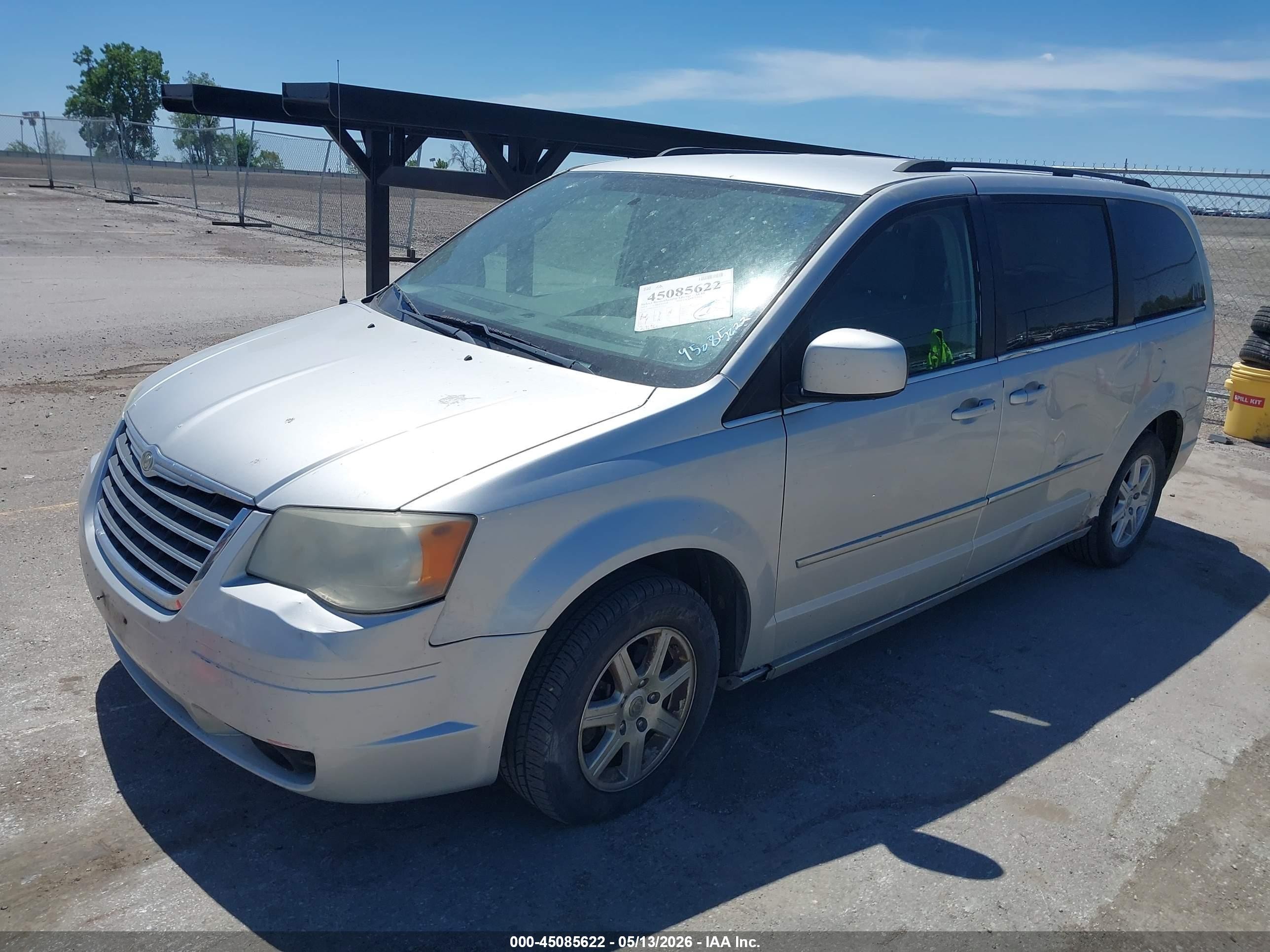 2010 Chrysler Town & Country Touring Silver vin: 2A4RR5D18AR293113